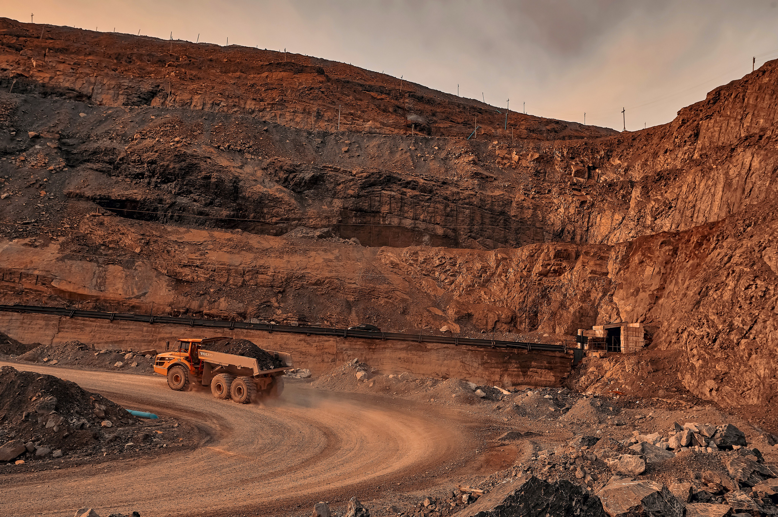 Карагайский карьер г. Сатка «Группа Магнезит». Фотограф Яковлев Роман — Красноярск