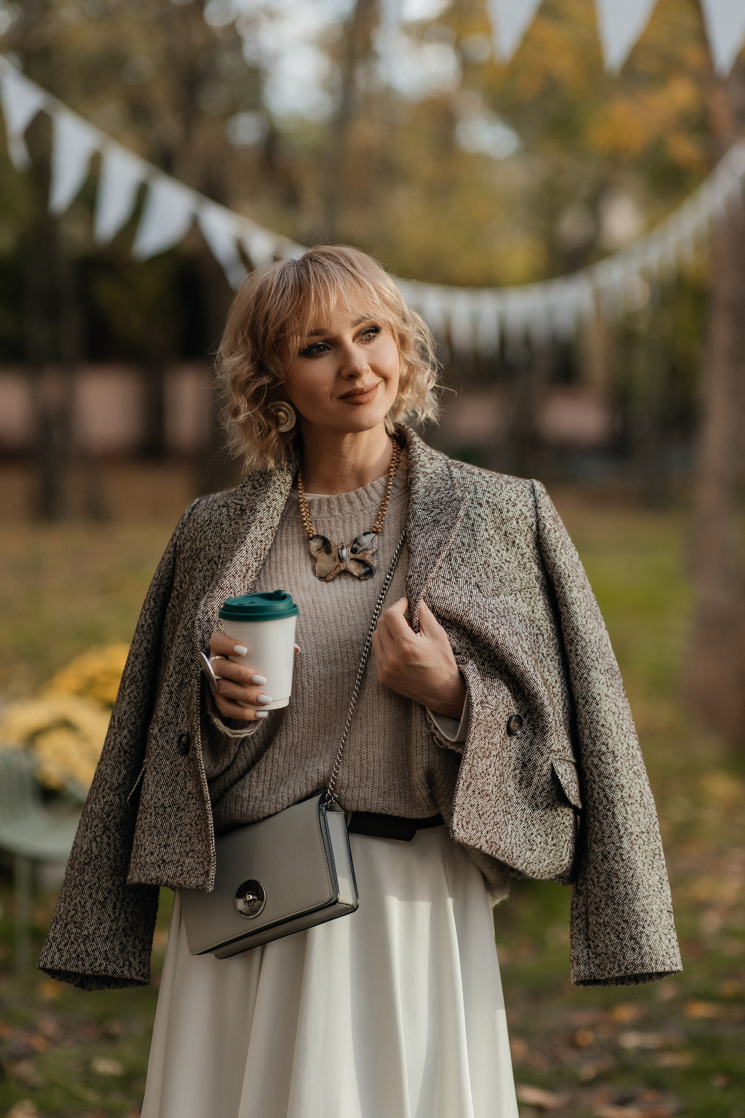 Маша и осень