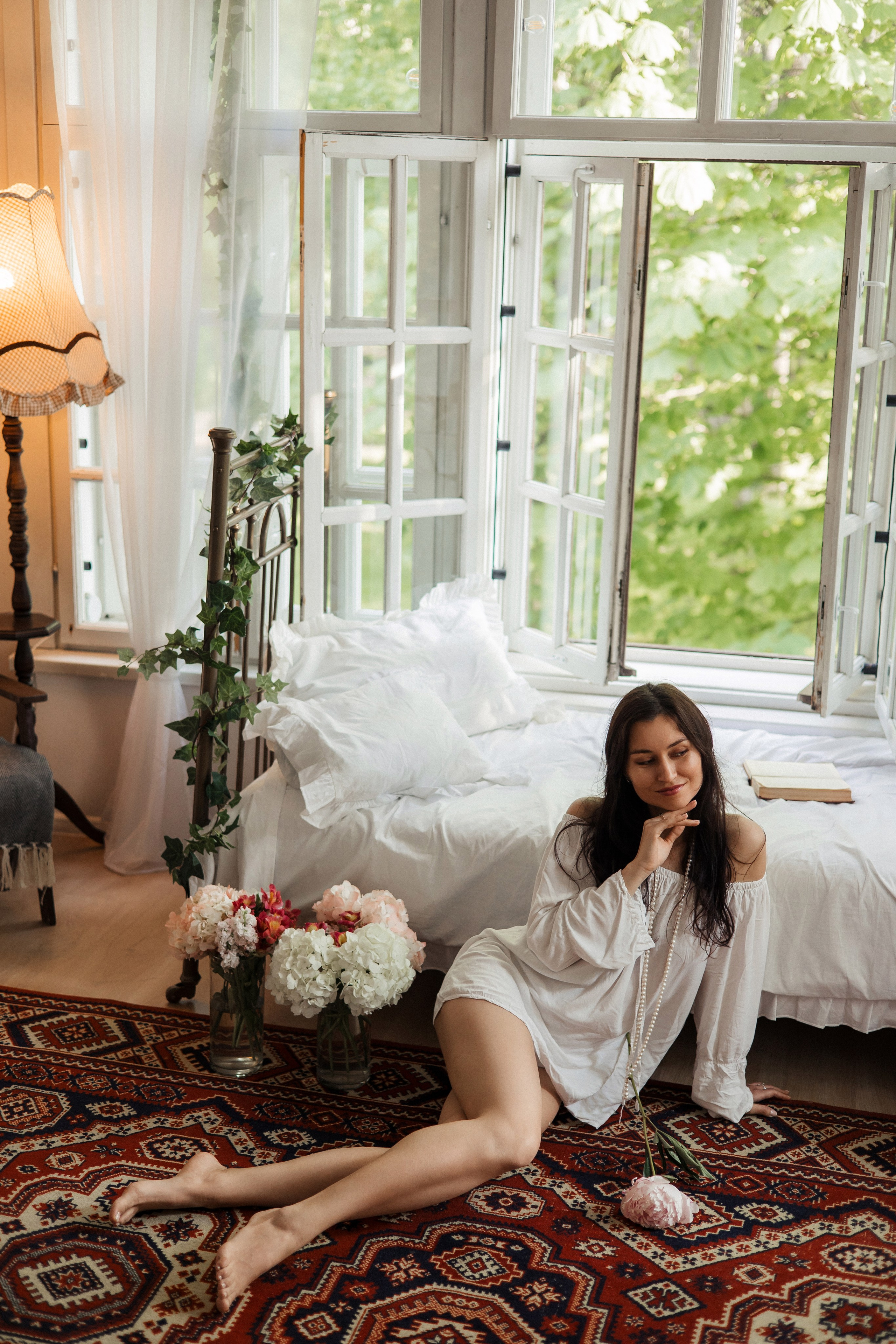 На балкончике. ФОТОГРАФ РОЗА ФИЛИНА СПб I МОСКВА