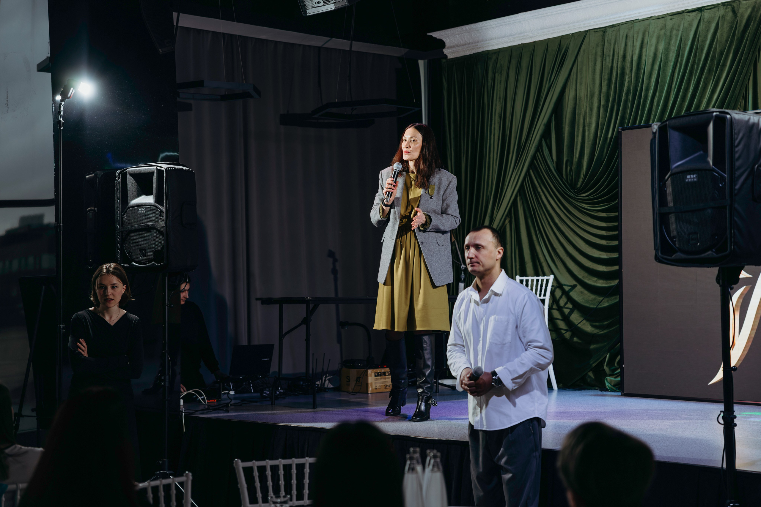 Империя Изобилия — выступления спикеров для предпринимателей. Свадебный фотограф в Иркутске Бобылев Никита