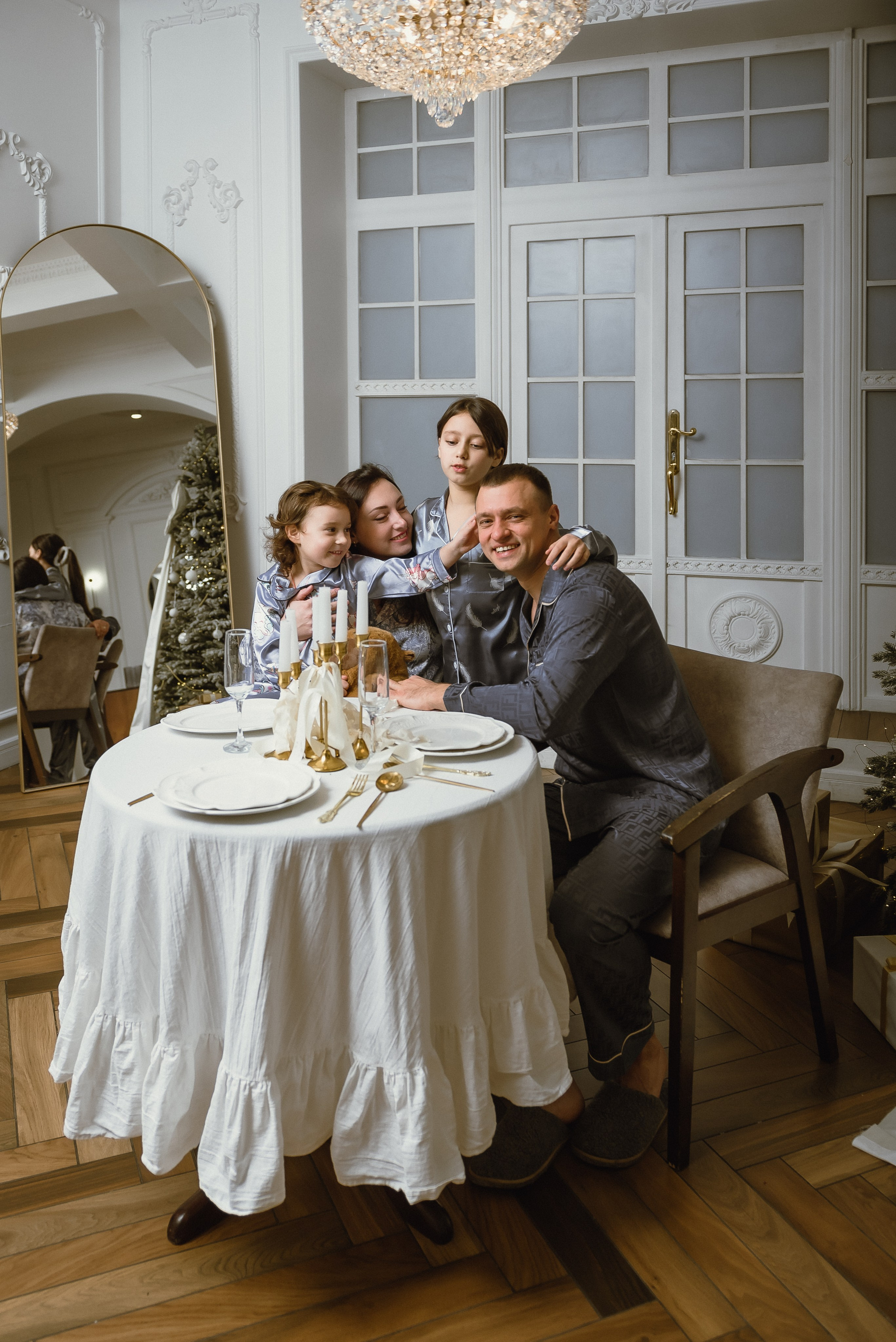 Семейная новогодняя 4 человека. КОНТЕНТ | БРЕНД фотограф Санкт-Петербург — Жанна Олтаржевская