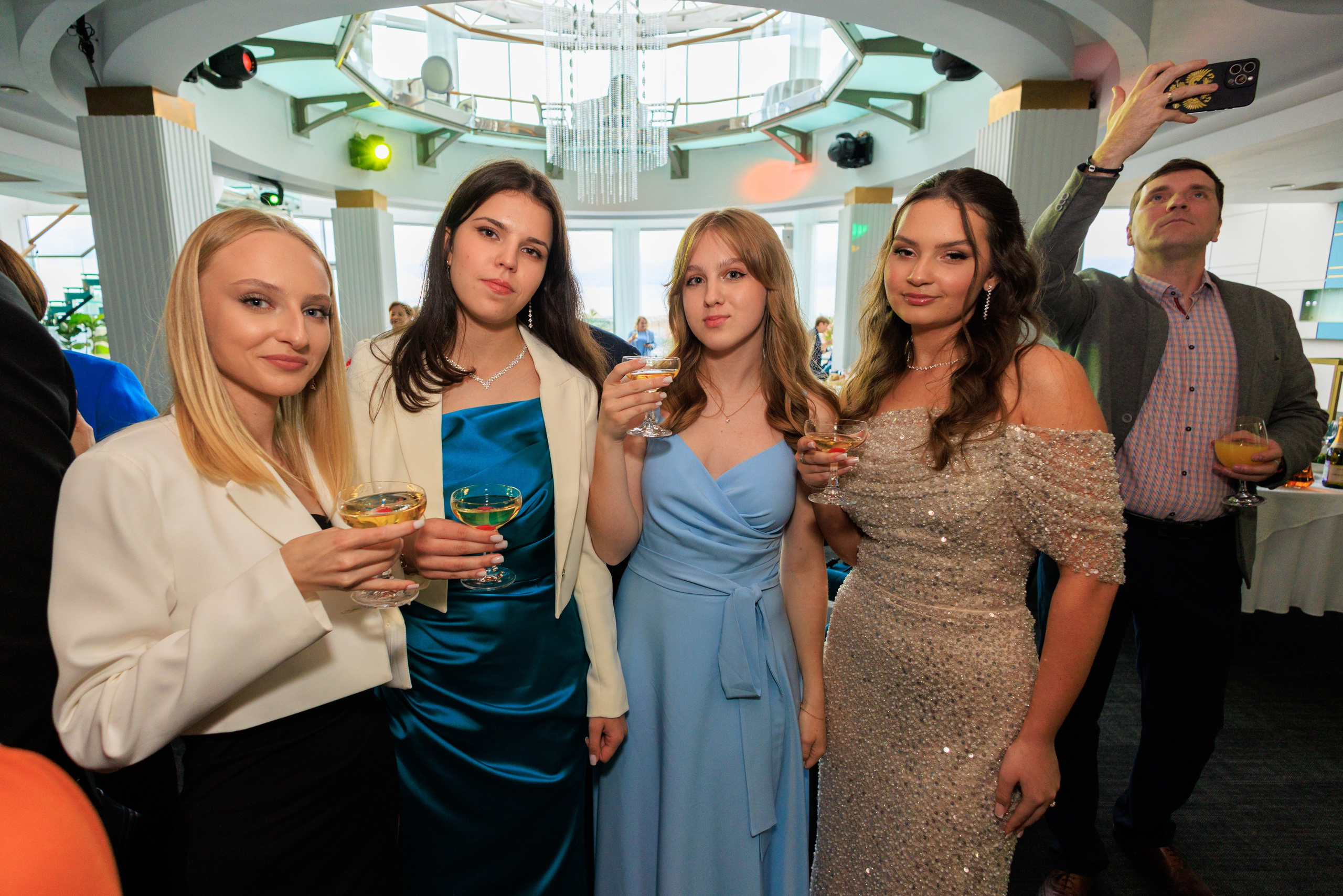 Выпускной лицея 244. Фотограф Александр Заломаев