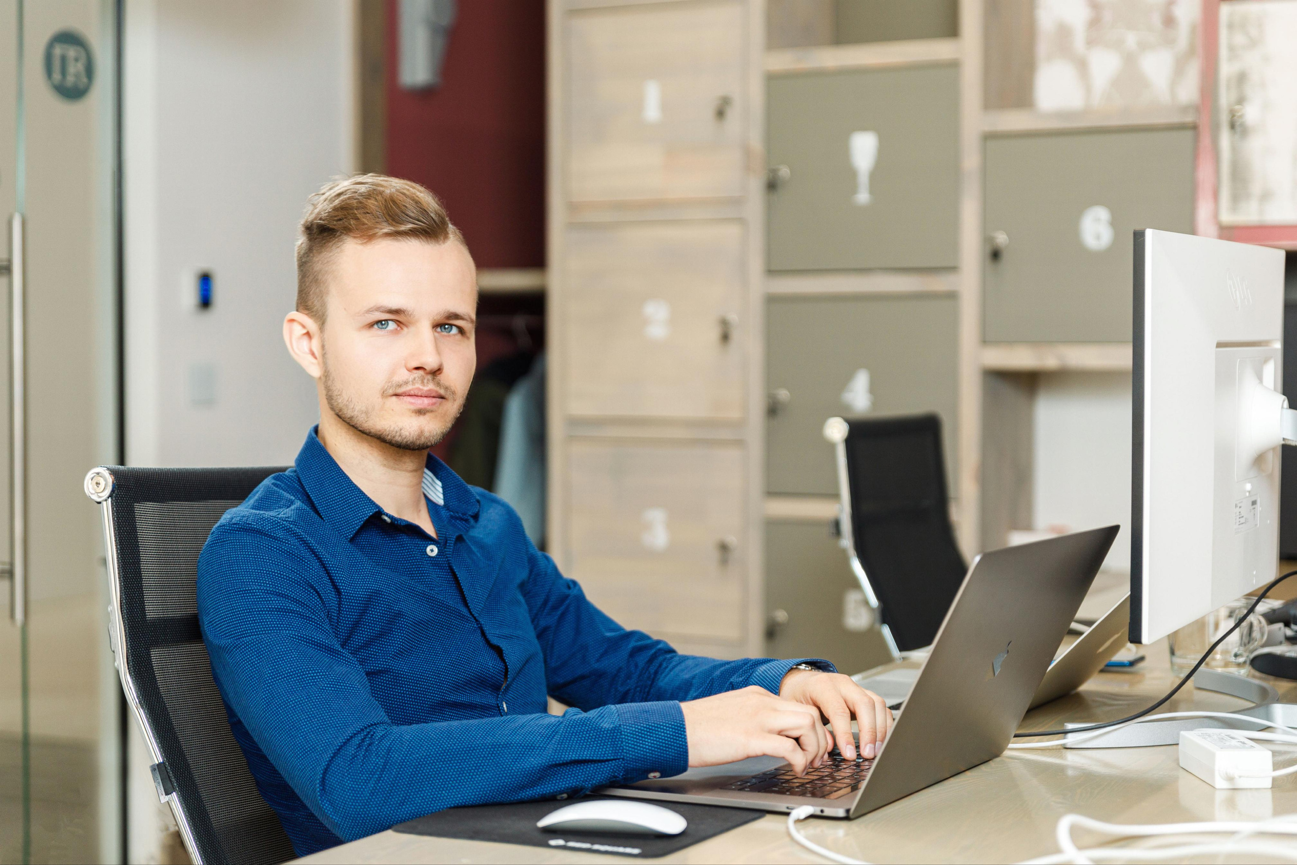 Фотосъемка в офисе. Фотограф Балаев Михаил