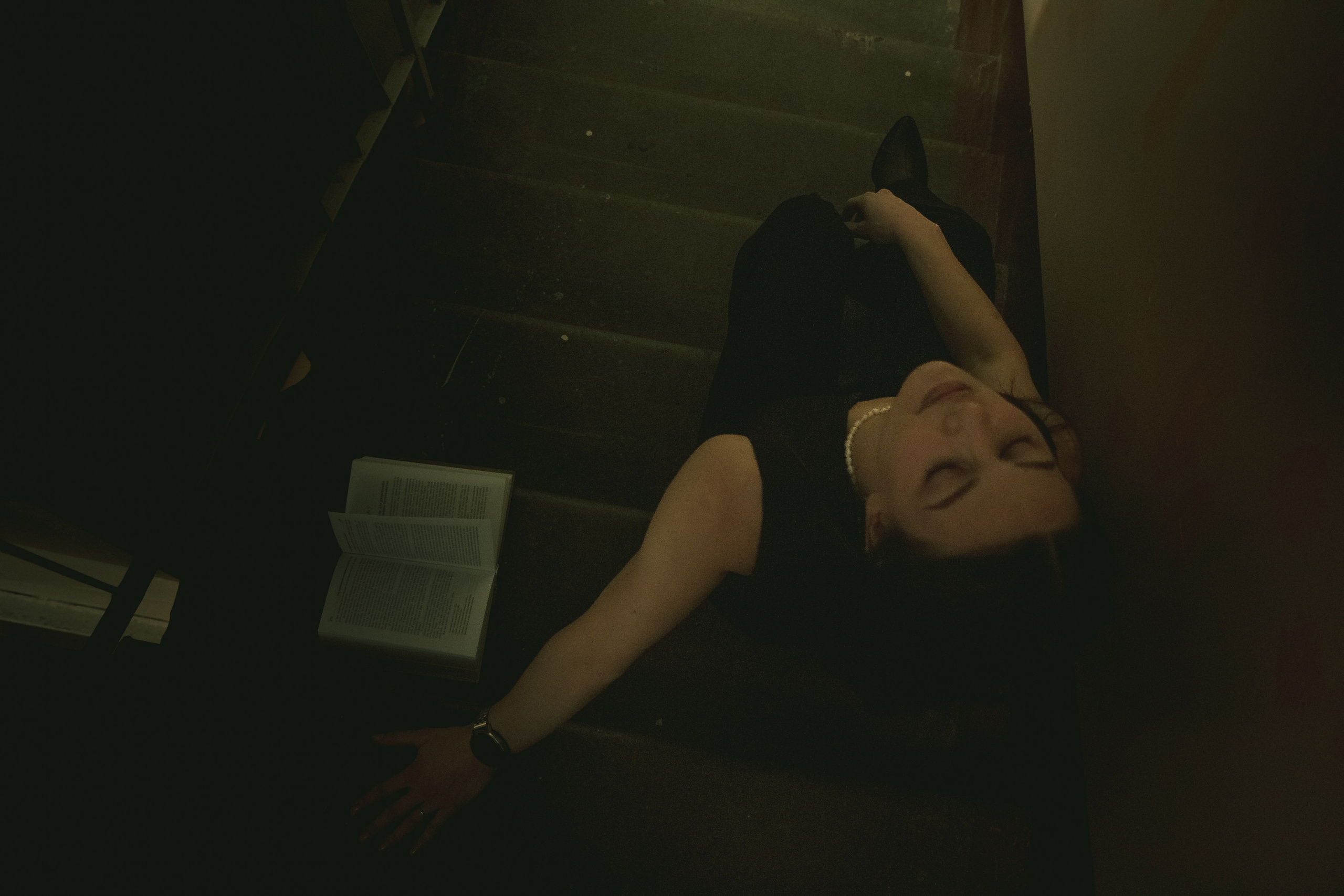 Зашла почитать. Максим Тимофеев Фотограф Ачинск