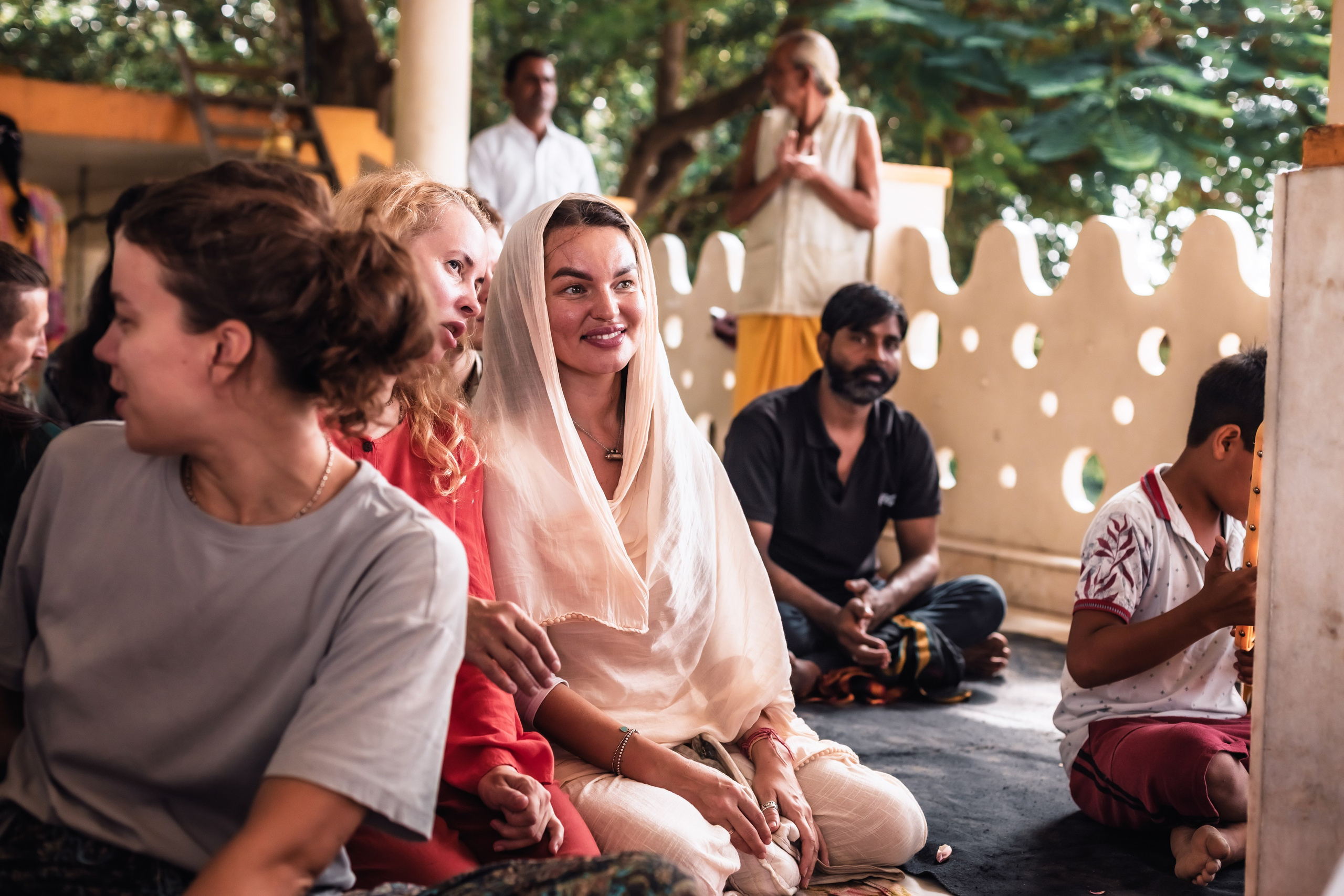 Abhisheka Devraha Baba on Sri Devdas ji maharaj bd. Mariam Bagdasaryan