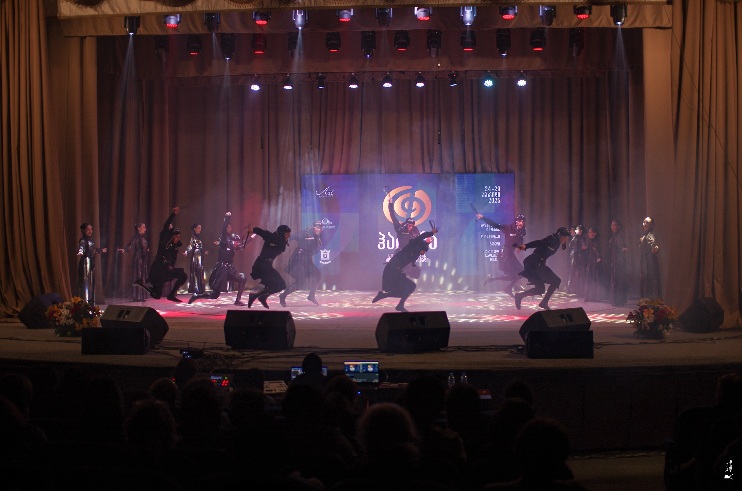 Танцы в Хоби. Портретный фотограф Денис Милютин