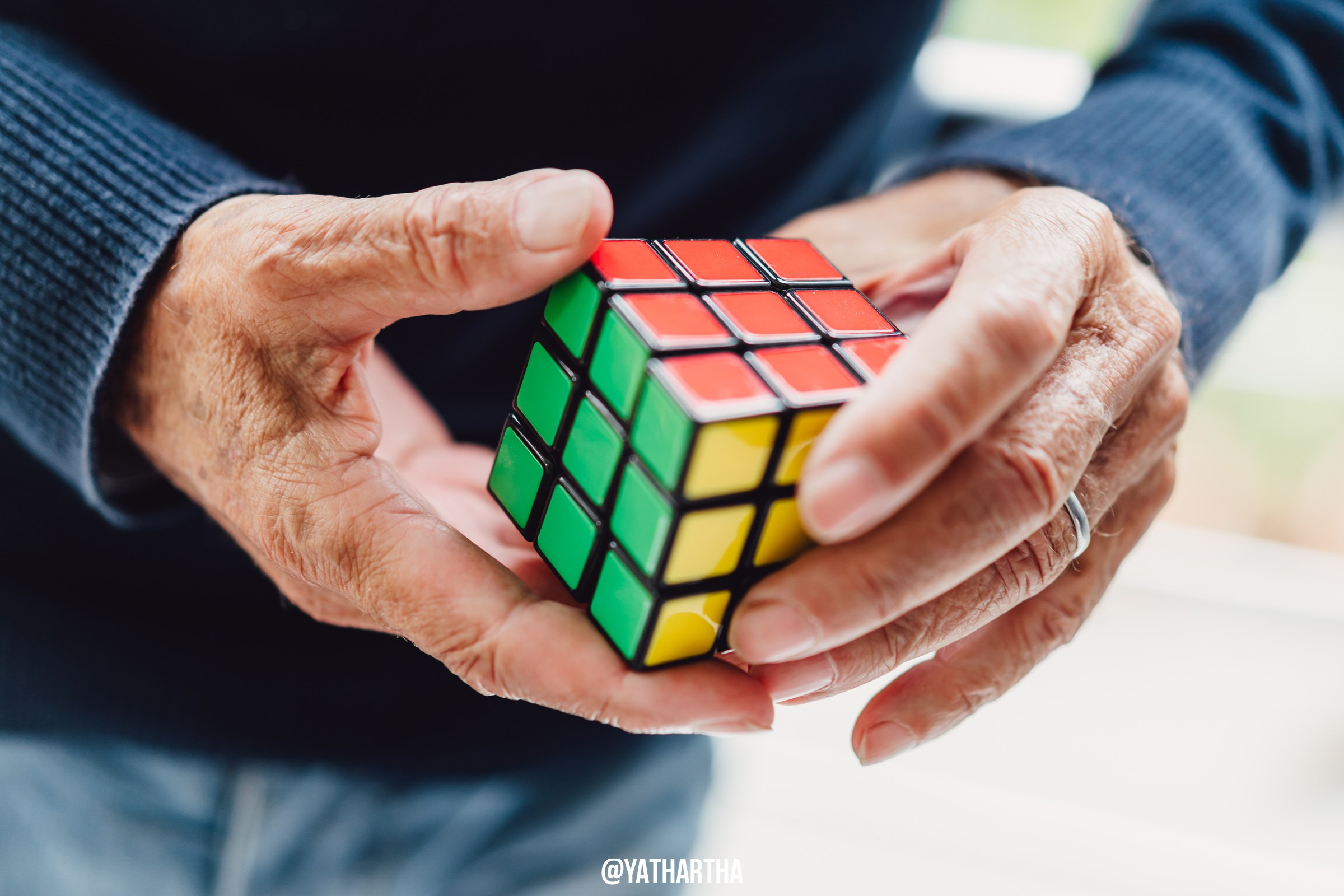 Ernő Rubik. ∞