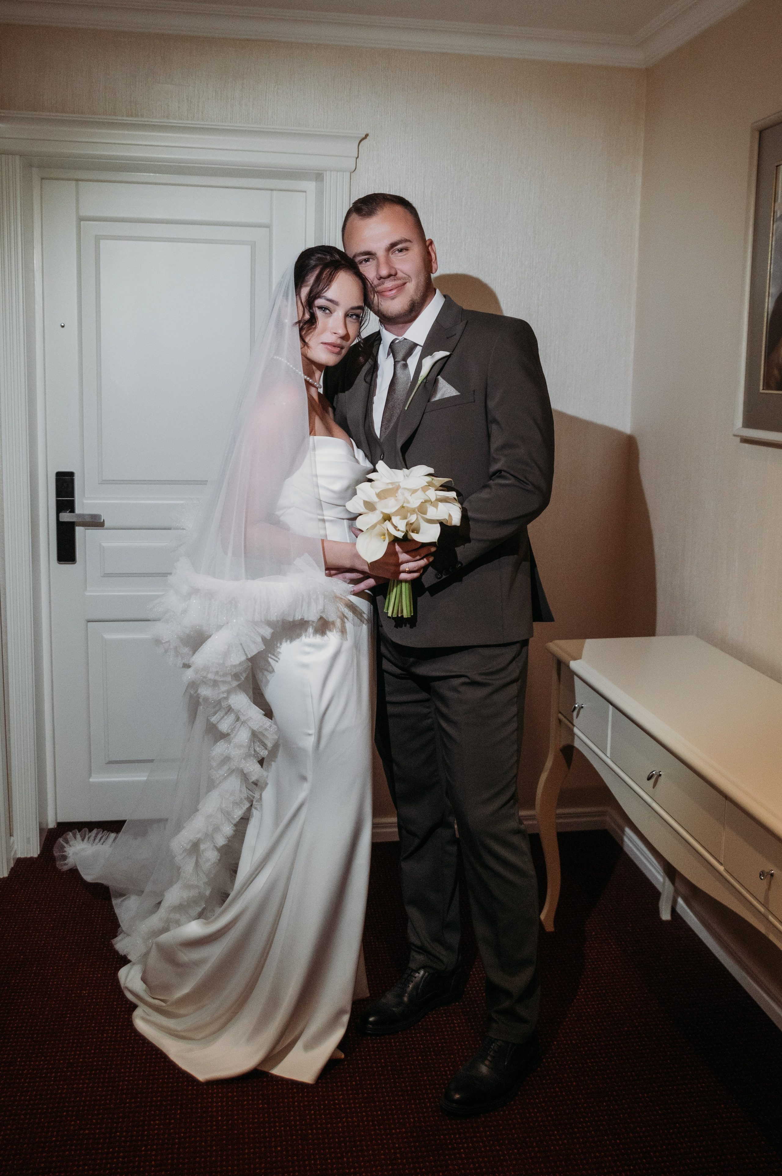 Галерея со свадьбы в Твери, красивая пара в Домотканово. Свадебный фотограф в Твери, Москве и Санкт-Петербурге Денисова Екатерина