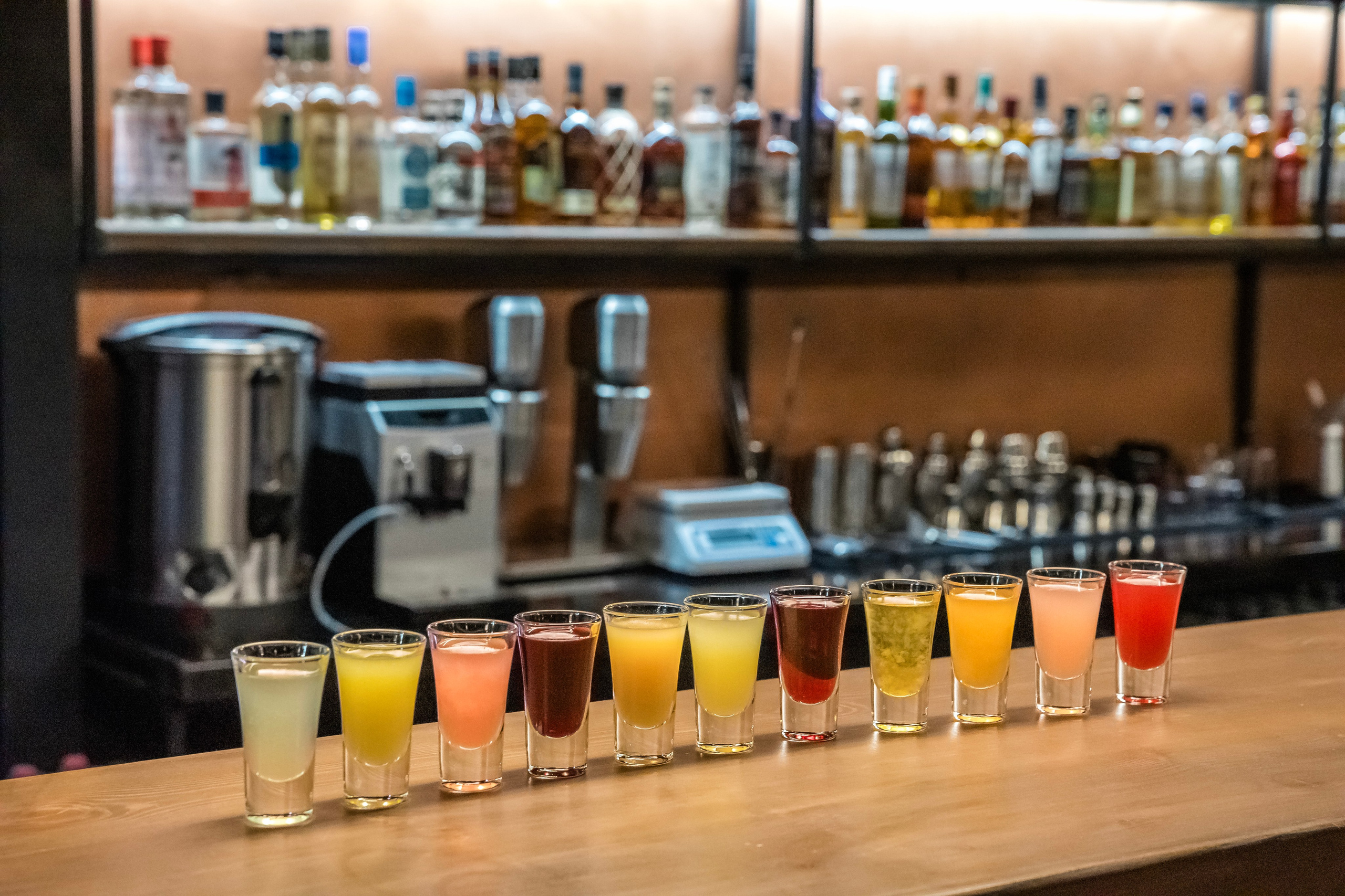 Интерьер. Нижний зал. ШОТНАЯ бар вдохновения в Магадане