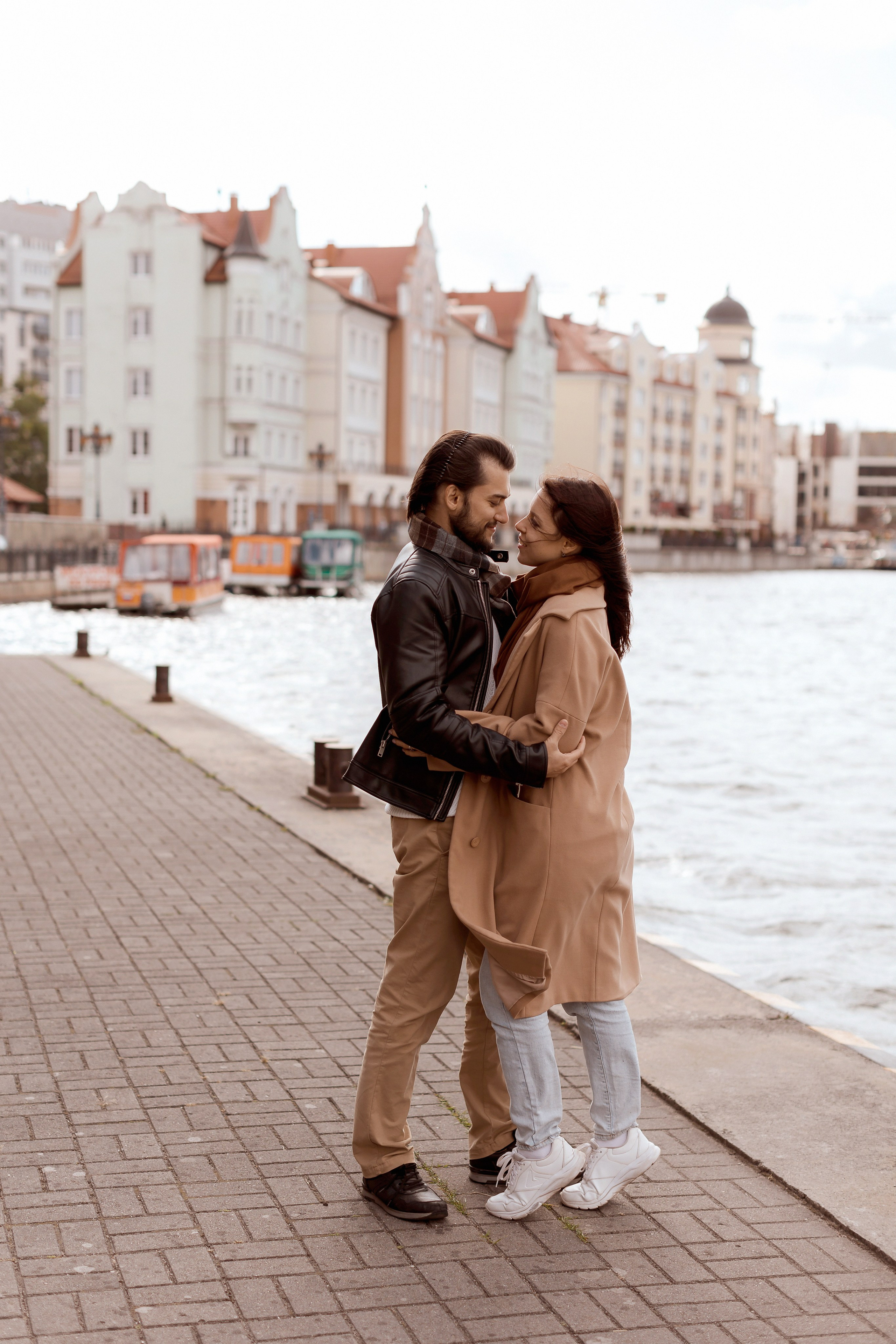 Прогулка по Рыбной деревне и острову Канта, осень. Фотограф в Калининграде свадебная фотография, репортажная, фотосессии