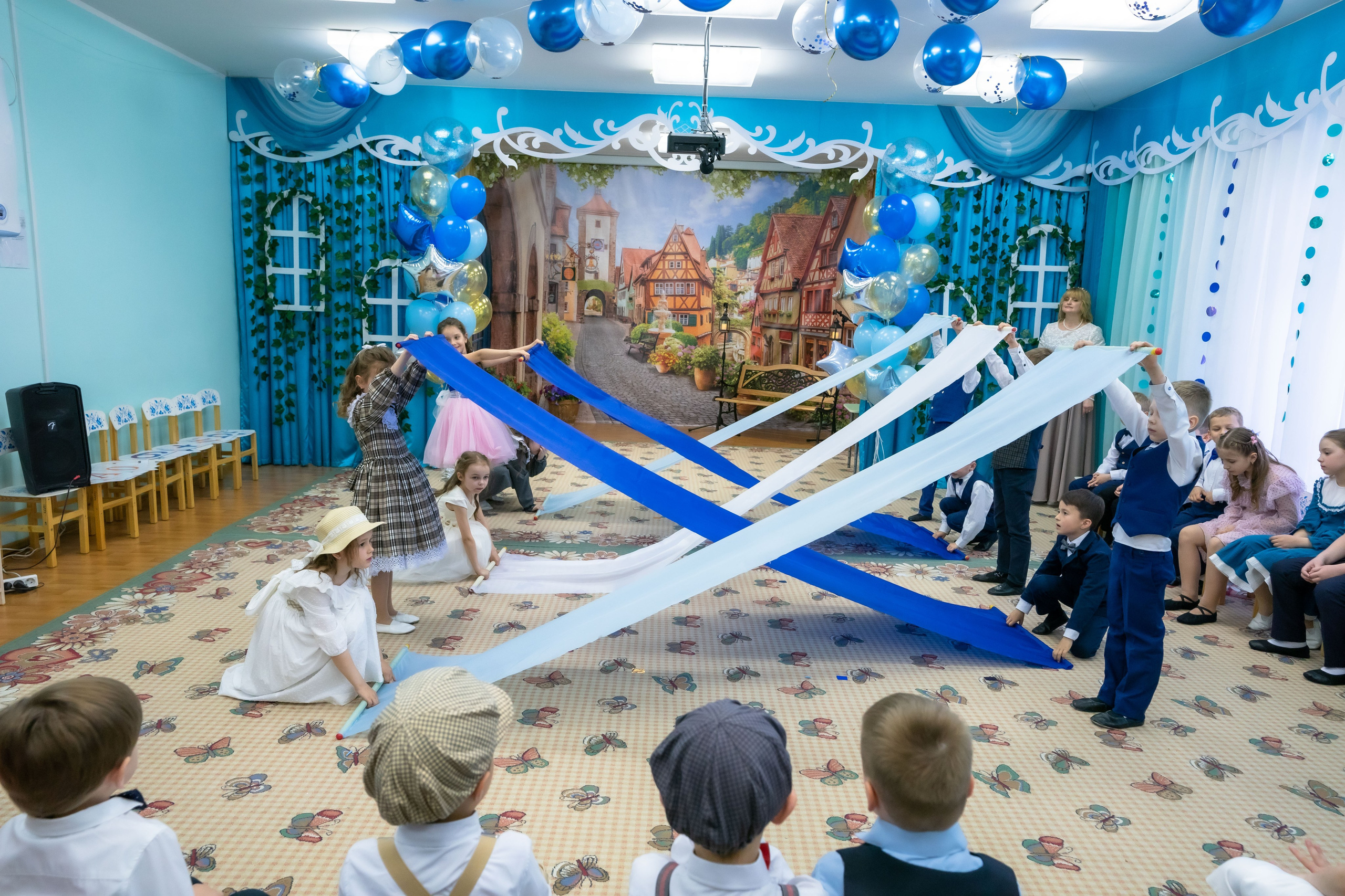 Видеосъемка выпускного утренника в детском саду или школе. Свадебный фотограф видеограф в ЗАГС и на свадьбу целый день Москва и МО