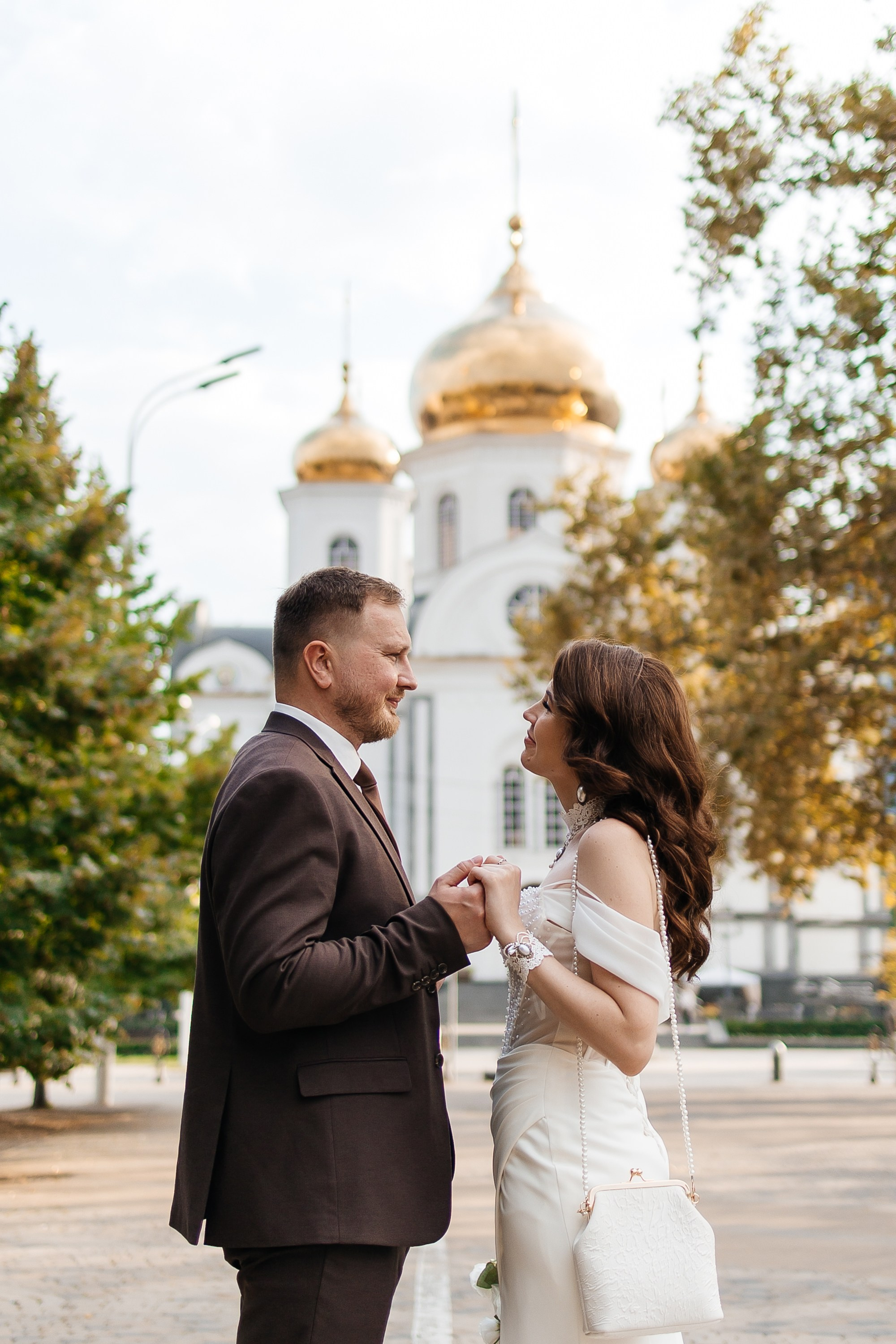 Свадебная прогулка по Краснодару. Свадебный фотограф Виолетта Сидельникова. Краснодар, Россия, Беларусь, Европа