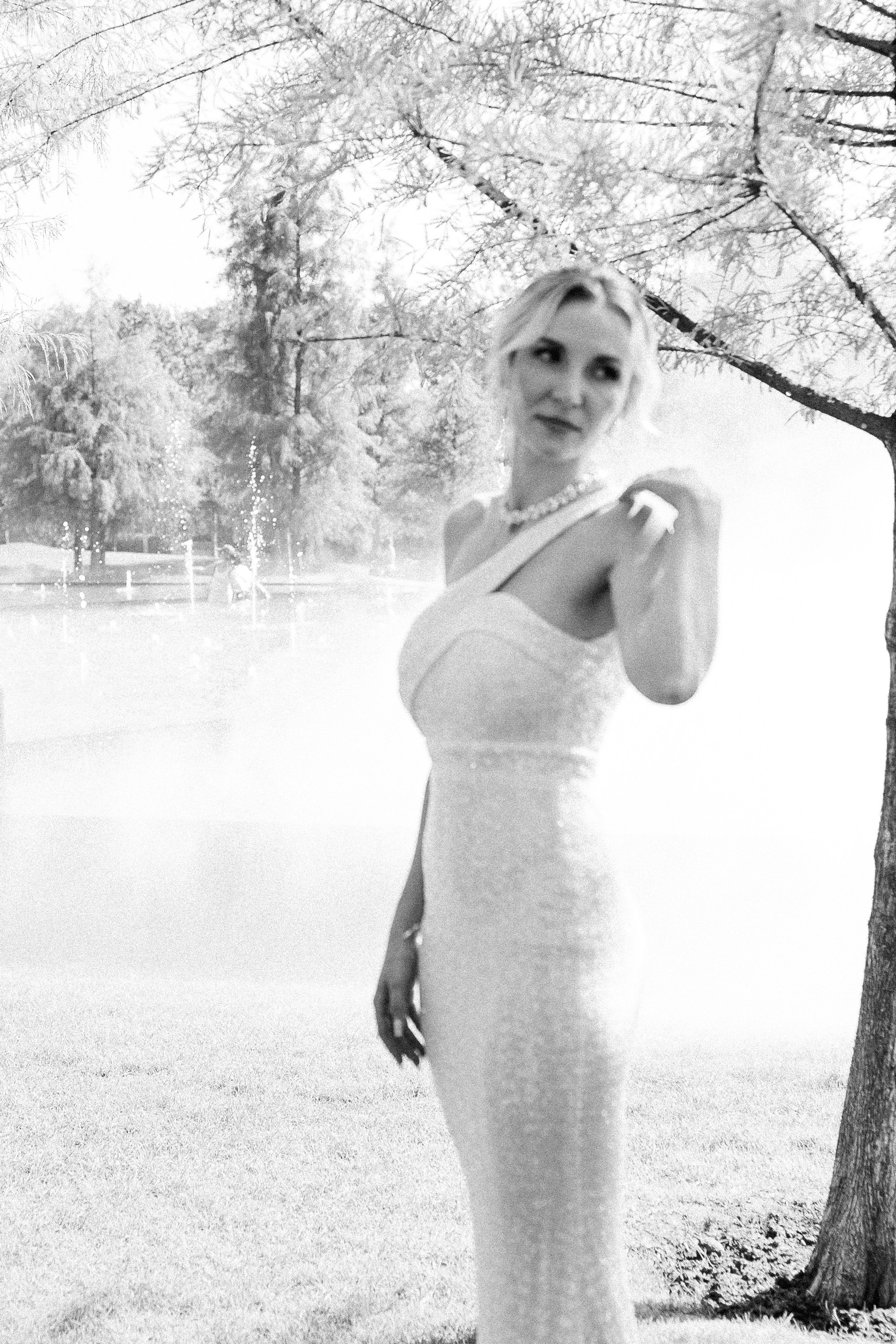 Свадебная фотосессия в парке Галицкого. Свадебный фотограф Виолетта Сидельникова. Краснодар, Россия, Беларусь, Европа