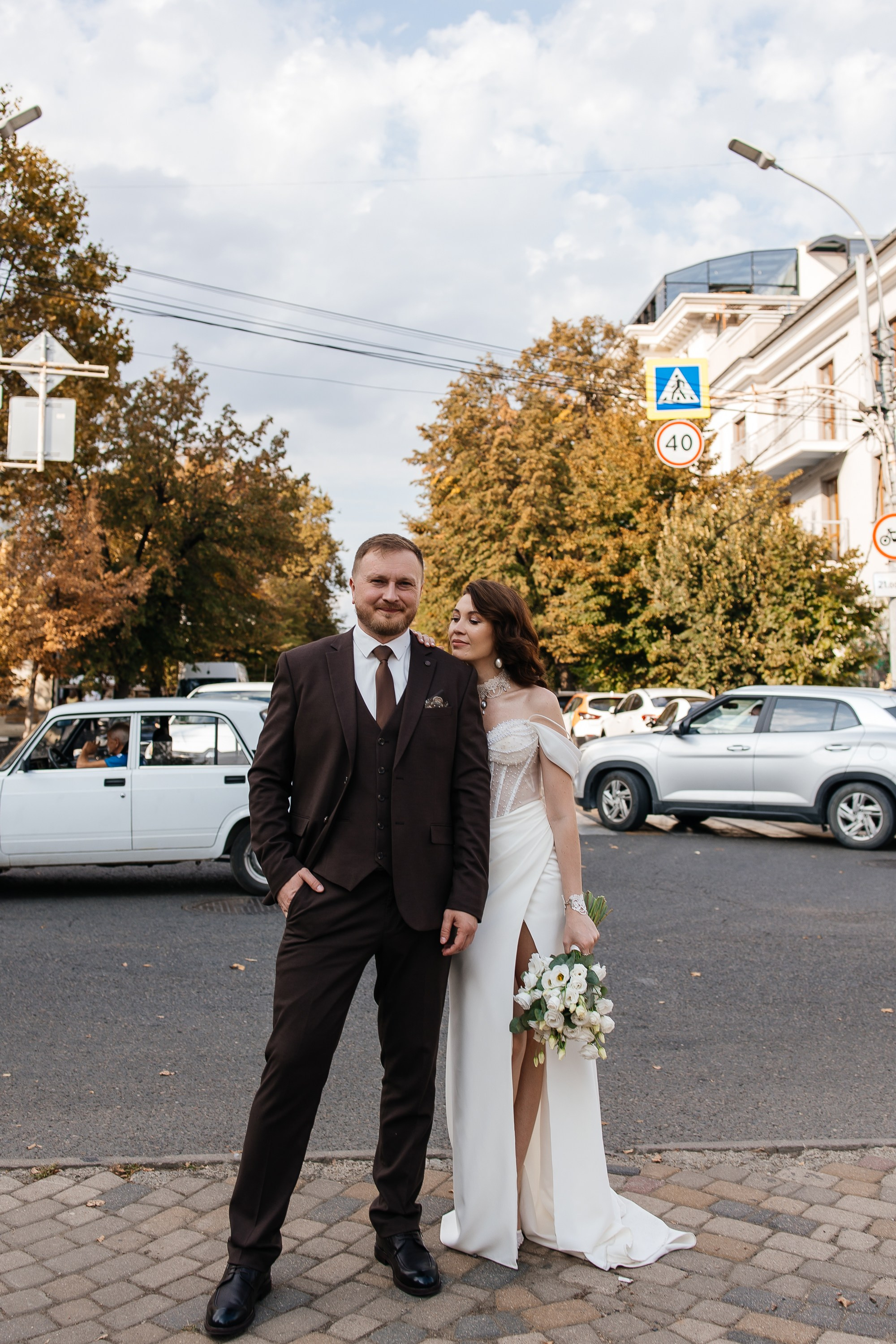 Свадебная прогулка по Краснодару. Свадебный фотограф Виолетта Сидельникова. Краснодар, Россия, Беларусь, Европа