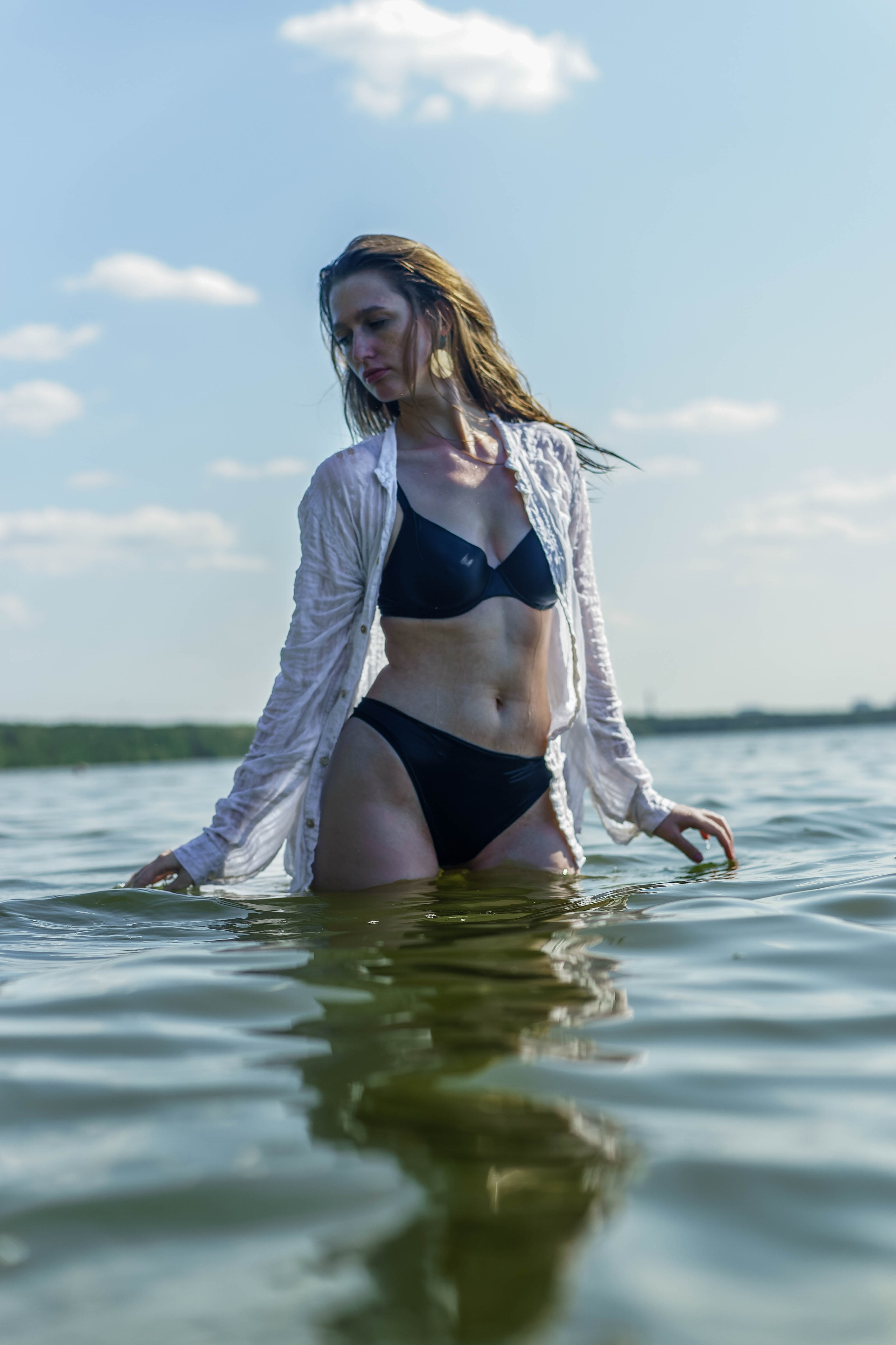 Фотосессия в яркий солнечный день на берегу .Екатеринбург. Автор фотограф: Додров. Ph: dodrov.