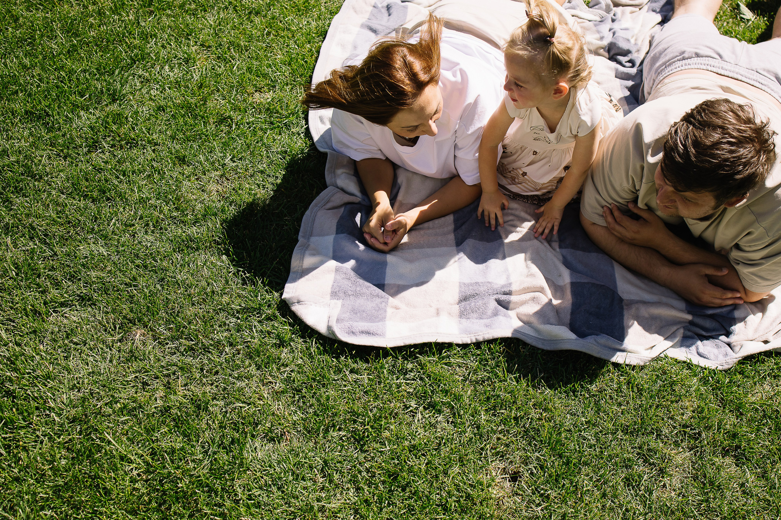 Семейная утренняя прогулка в Михайловском парк-квартале. Семейный фотограф в Томске Максимова Екатерина