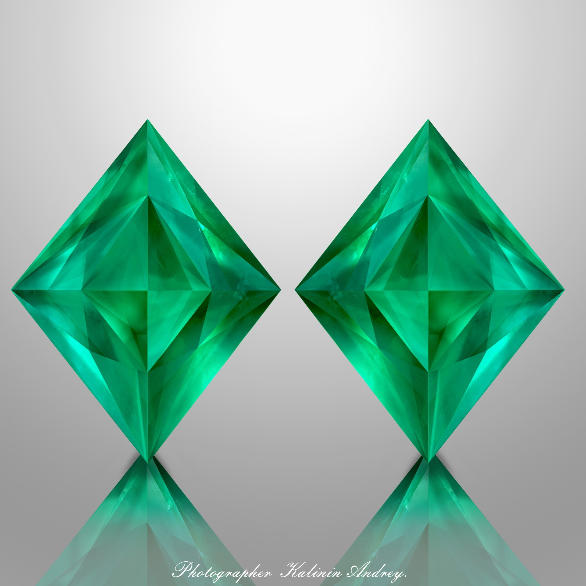 Фотографии в большом разрешении драгоценных камней на продажу купить тел +79 660 031 307. Высококачественная профессиональная рекламная фотосъёмка ювелирных украшений, драгоценных камней в Москве. Обучение, консультация