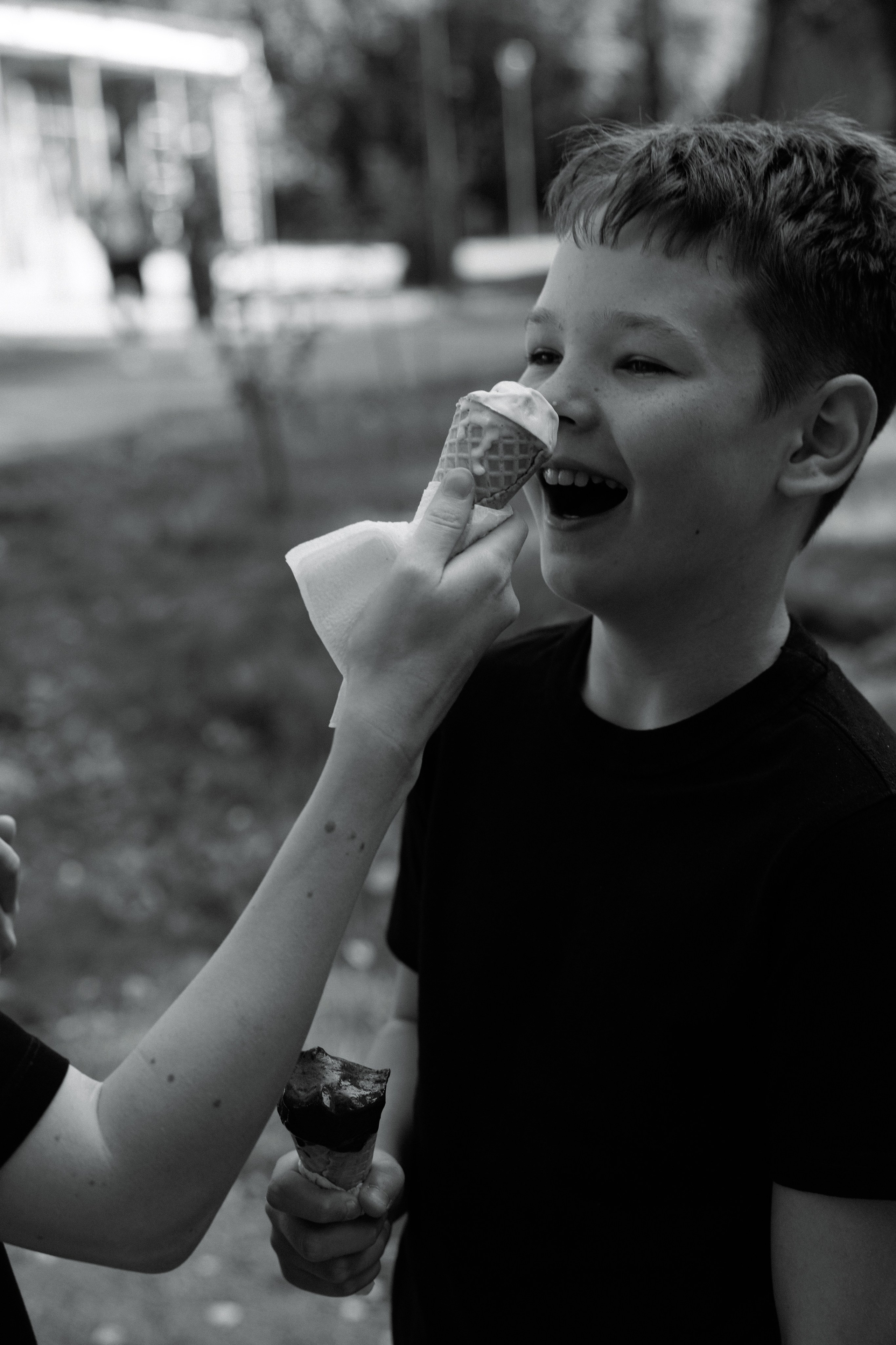 Юля и ее младший брат. Привет! Меня зовут Лера, я фотограф в Нижнем Новгороде