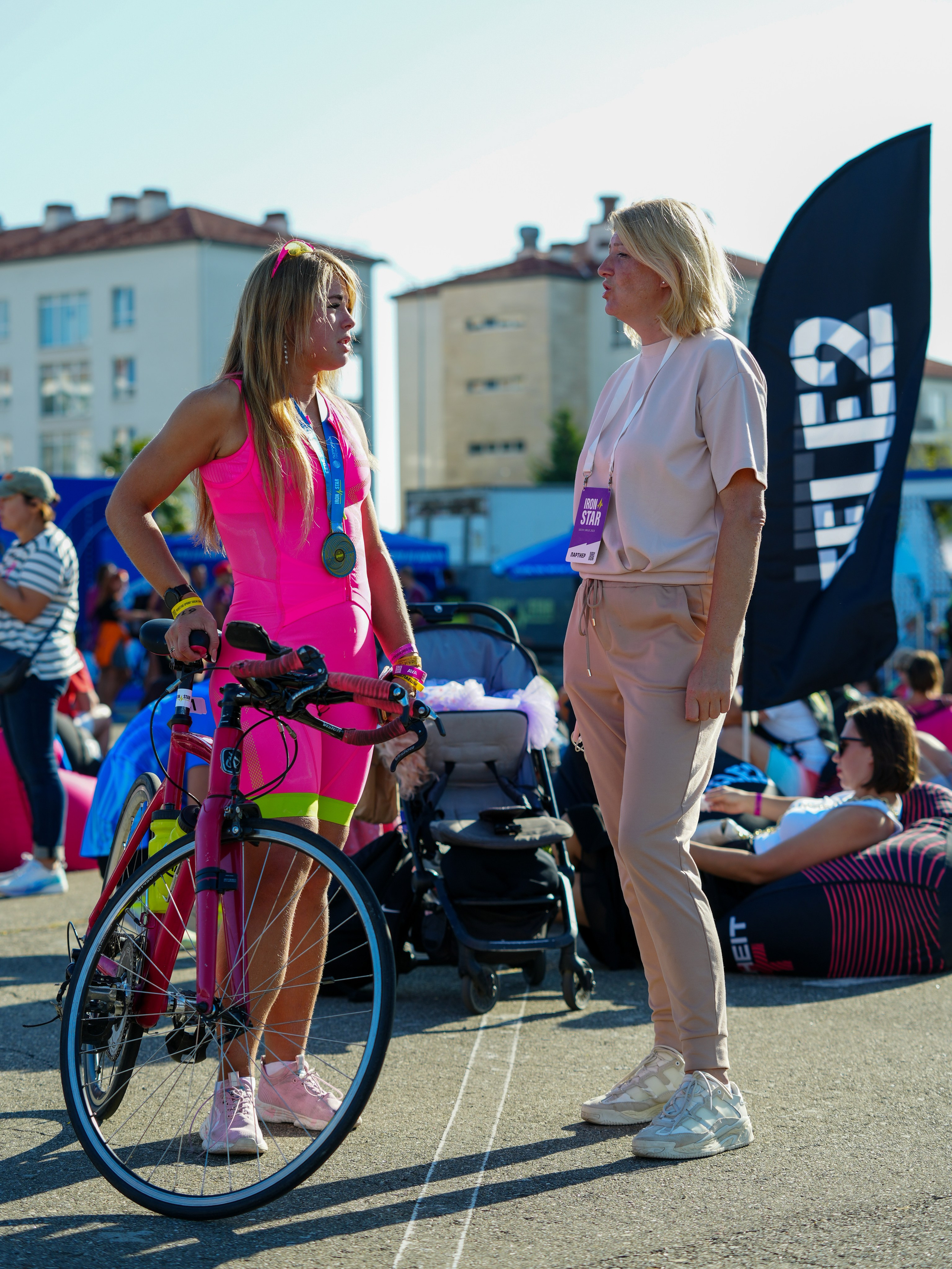 Фотоотчет партнерской интеграции для компании TELE2 на фестивале Ironstar. Репортажный фотограф в Красной Поляне и Сочи Павлюченко Екатерина