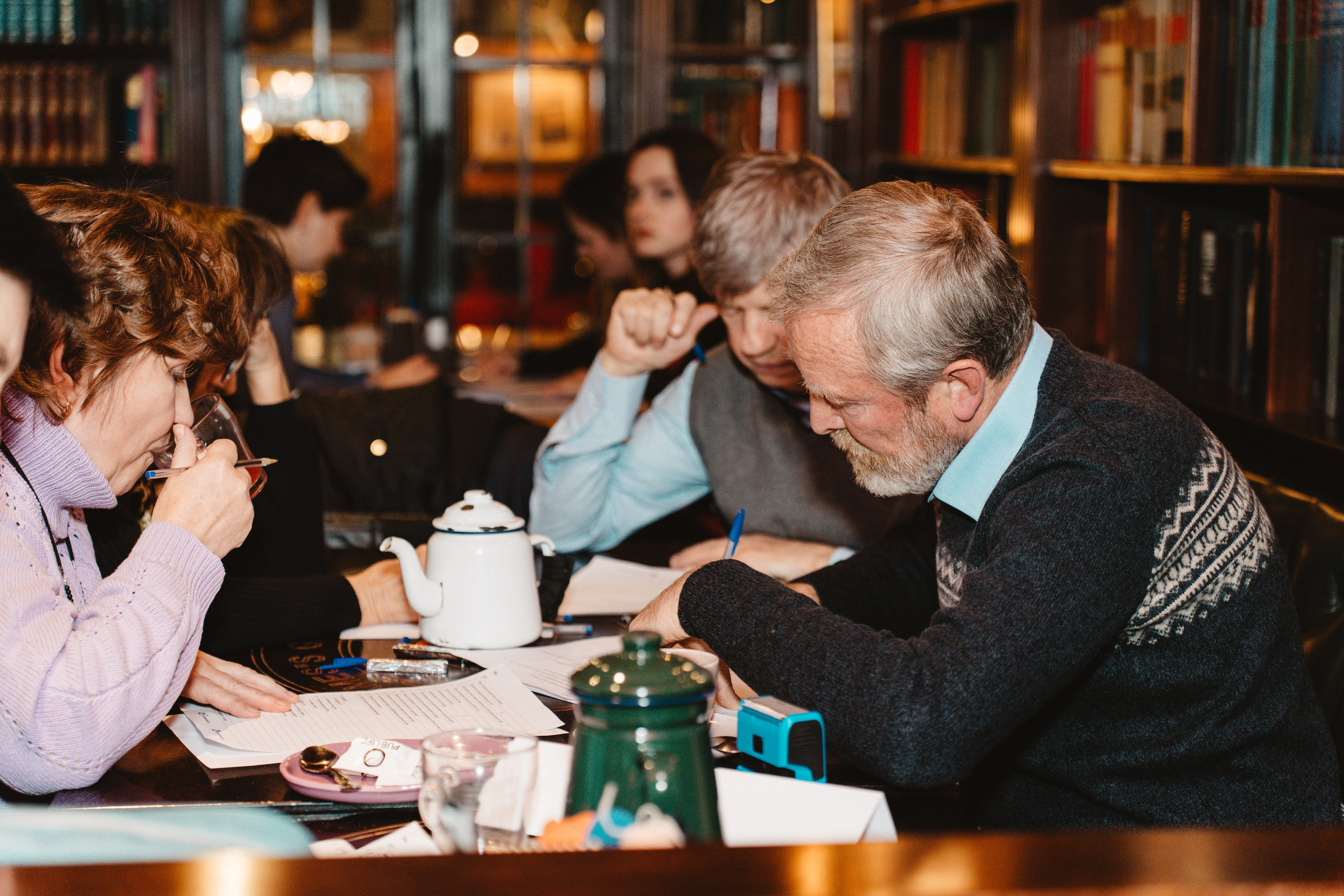 Intellectual games. Я занимаюсь событийной, свадебной, товарной, студийной… фотографией