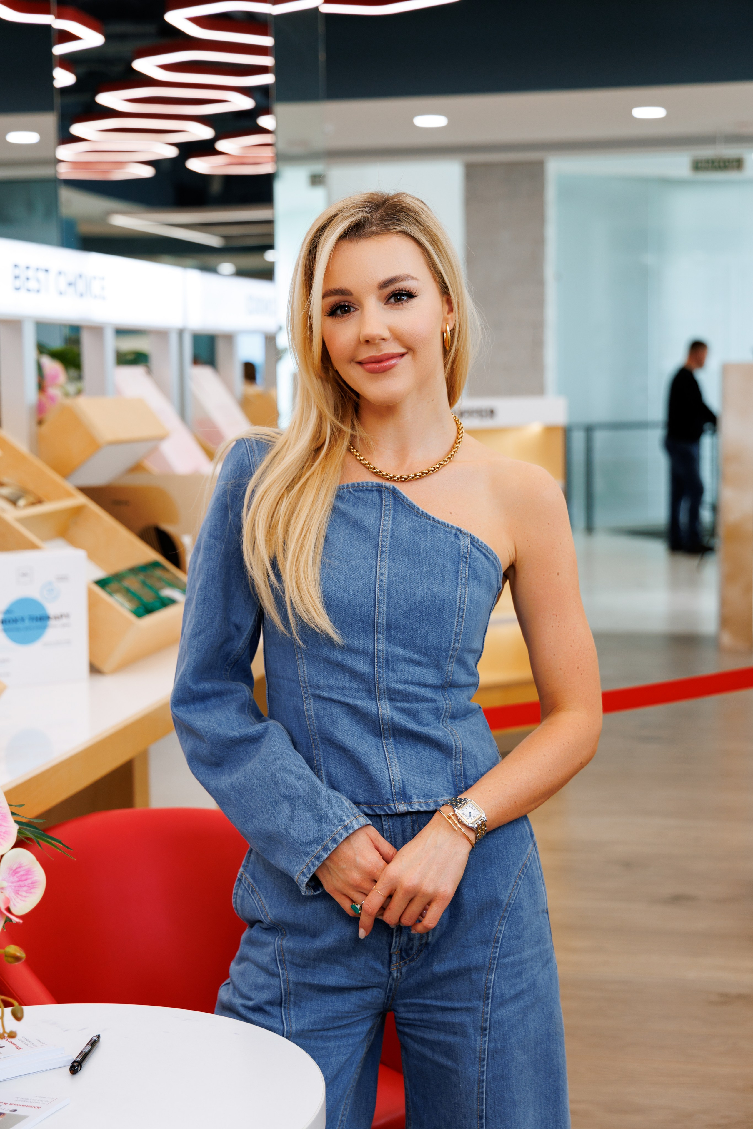 Юлианна Караулова в ETERNELLE 2024. Фотограф в Омске Валерия Крячко