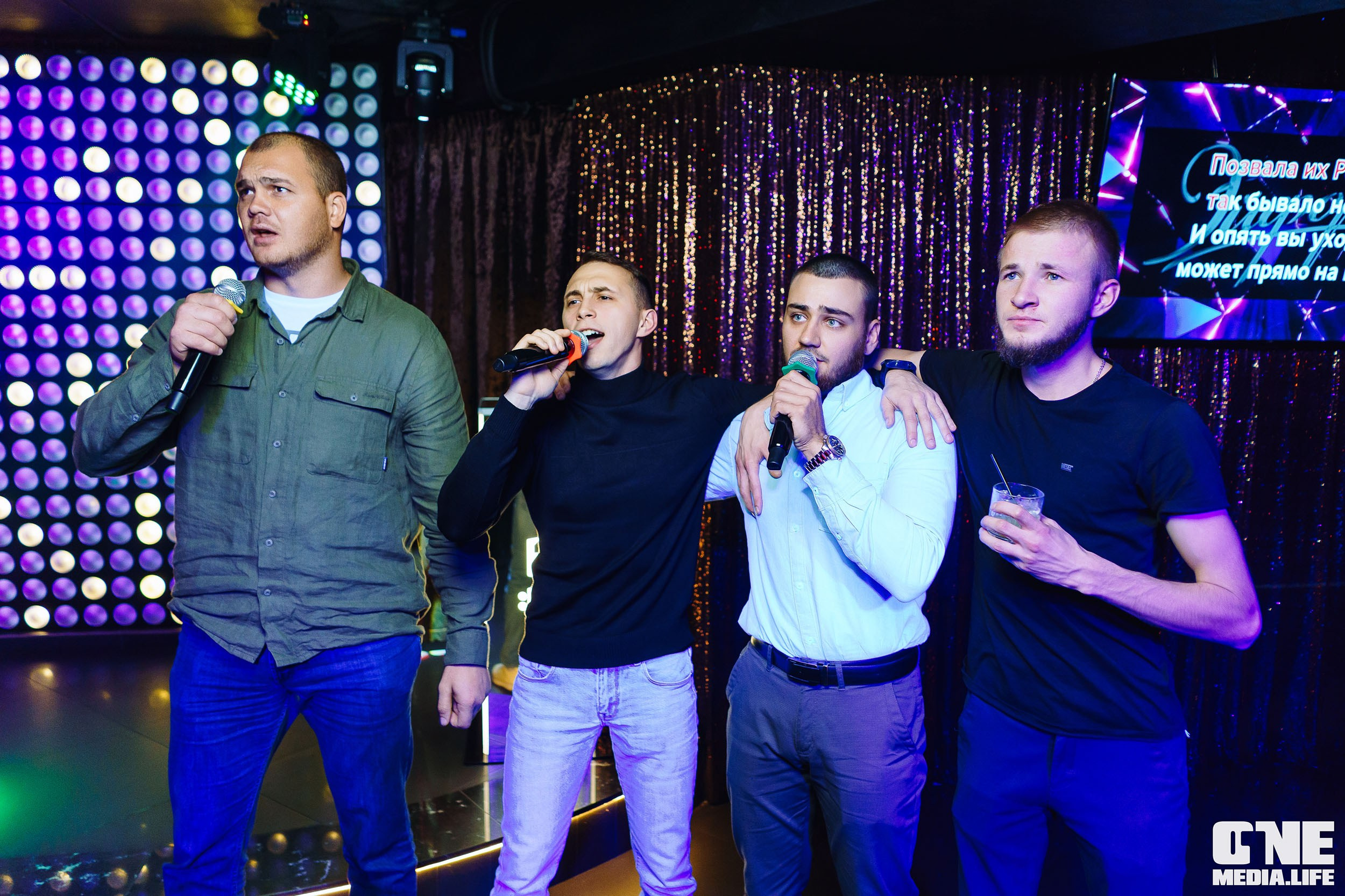 Фоторепортаж из караоке-клуба Эйфория. One Media Life: фоторепортажи, фотоотчеты с мероприятий и заведений