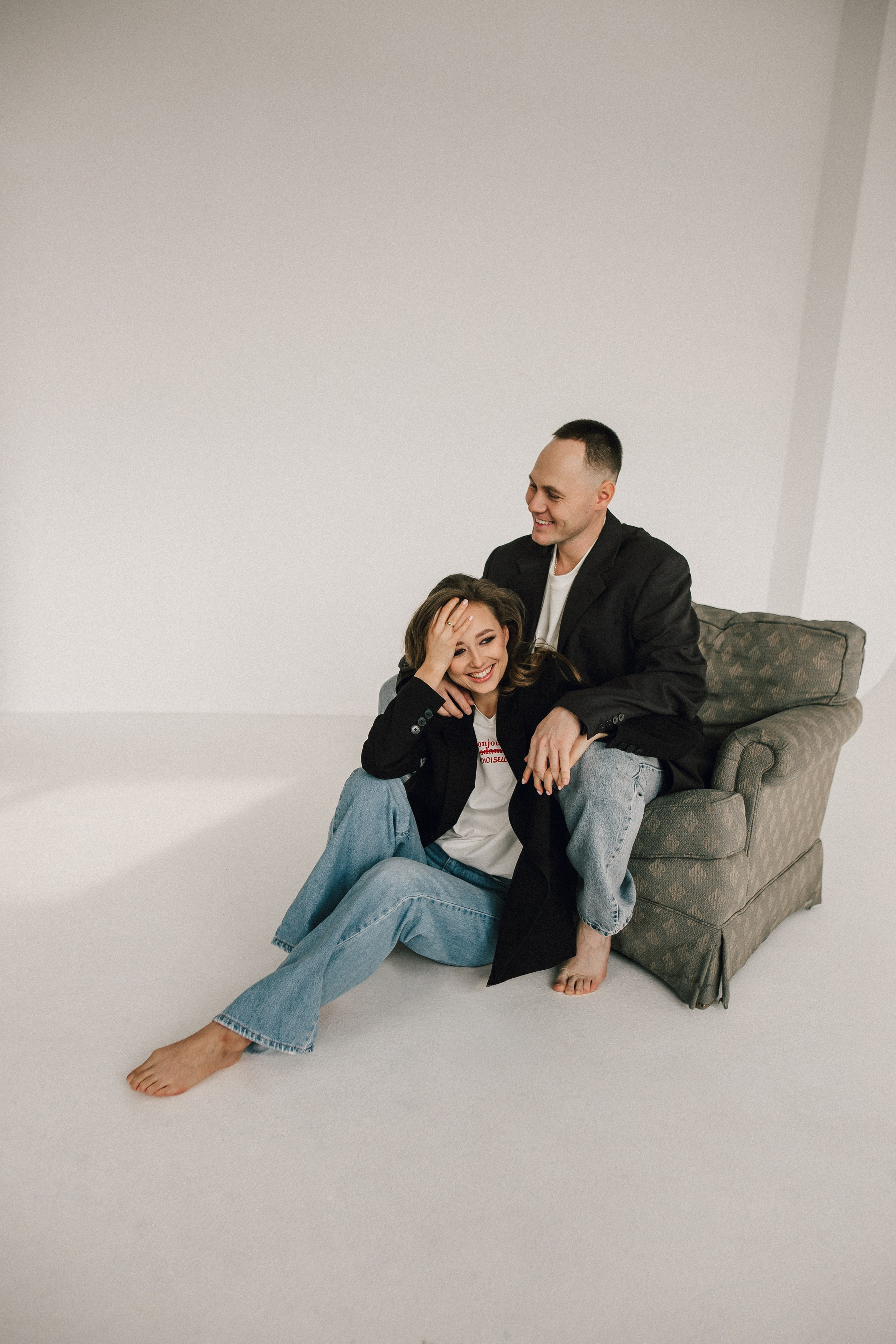 Любовь в белом зале. Варвара Синицына: семейный фотограф в Москве