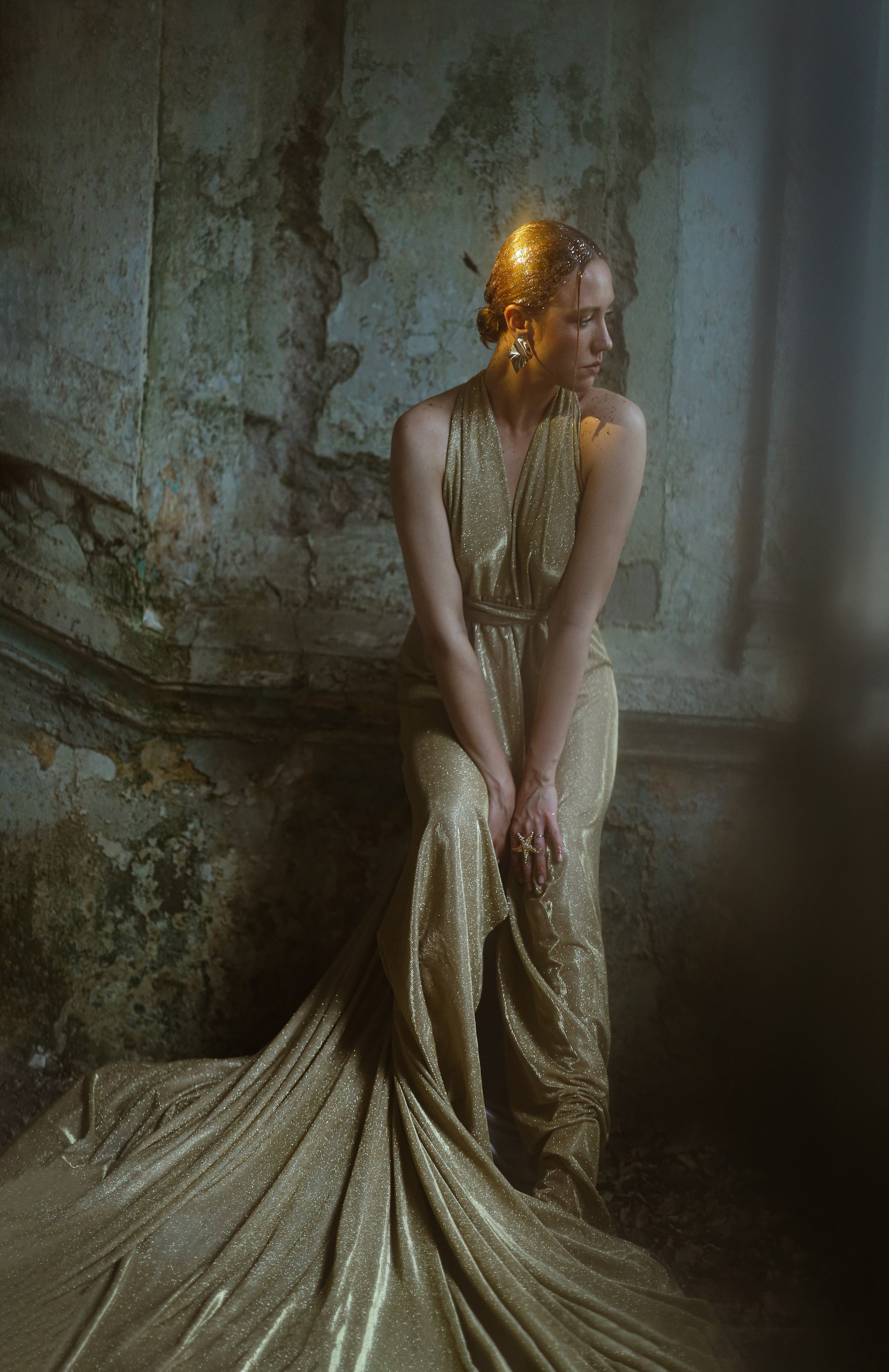 Фотосессия в заброшенном здании для Софии, Сухум, Абхазия. Свадебный и семейный фотограф в Абхазии Жанна Соснина