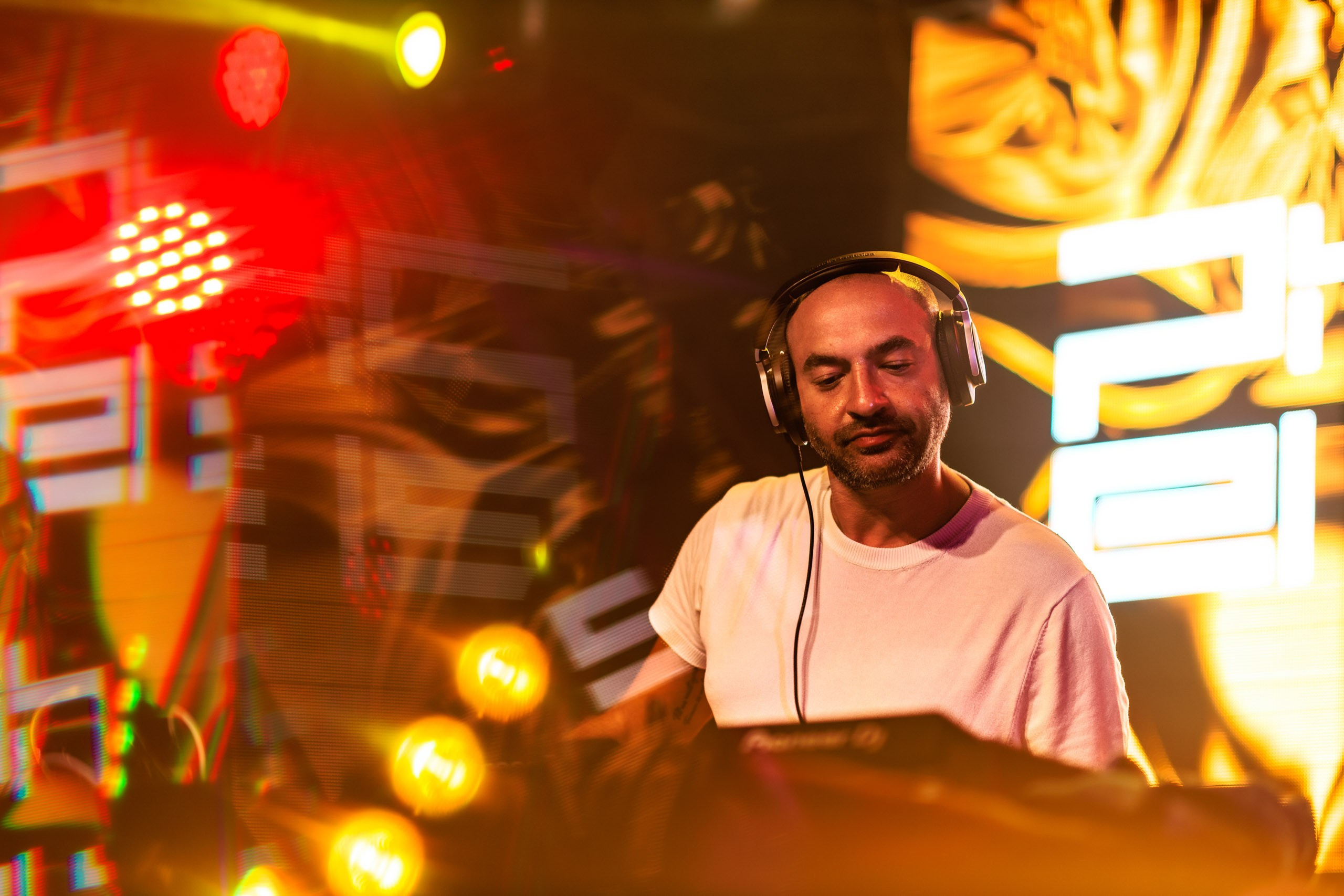 06.09.25 Suanda. Репортажный фотограф Екатеринбург | Яркий, качественный репортаж | Концерты, клубы, репортаж, праздники, корпоративы