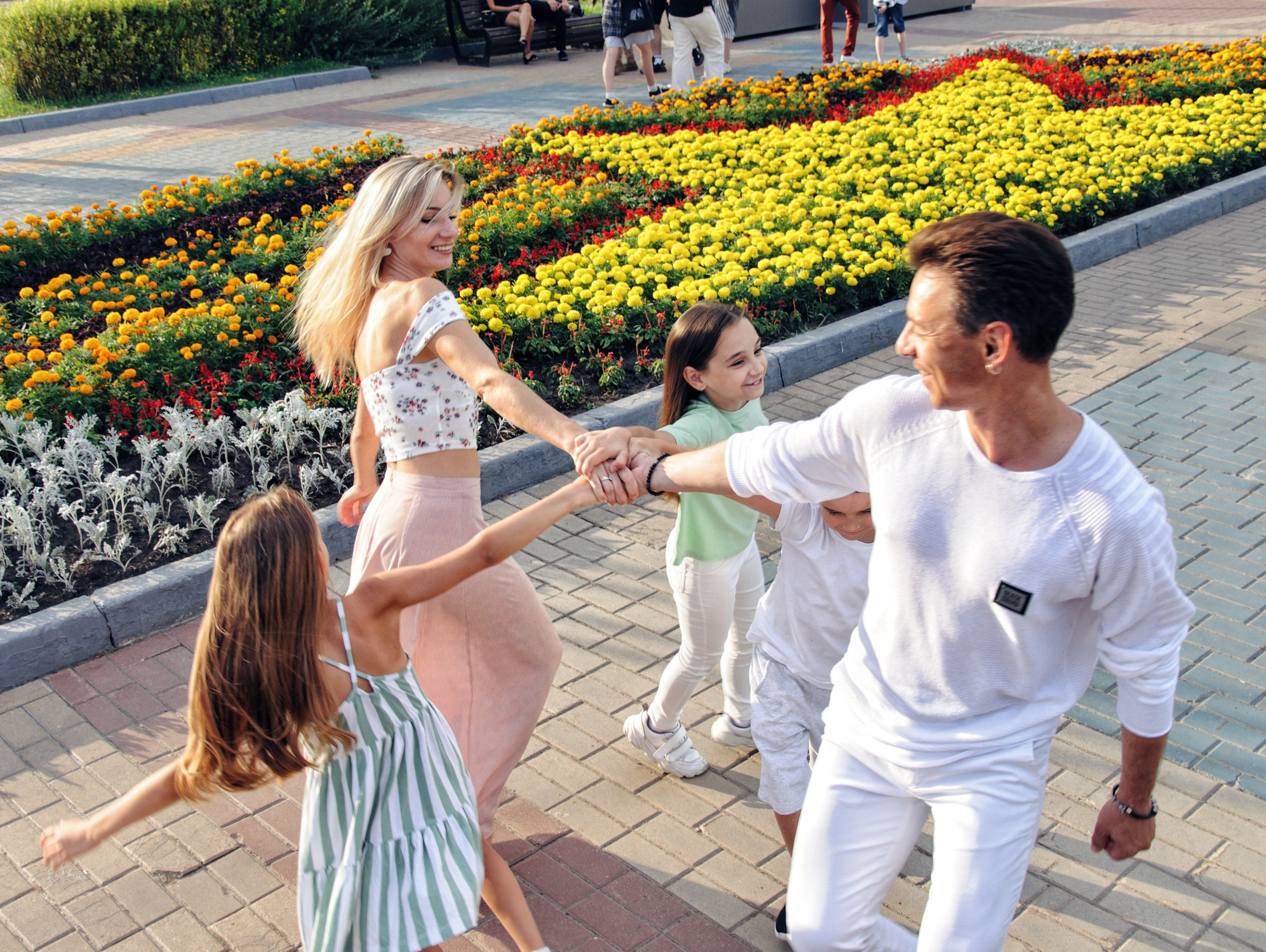 Семейная уличная. Семейный и свадебный фотограф Галина Абакумова, фотосессии в Белгороде