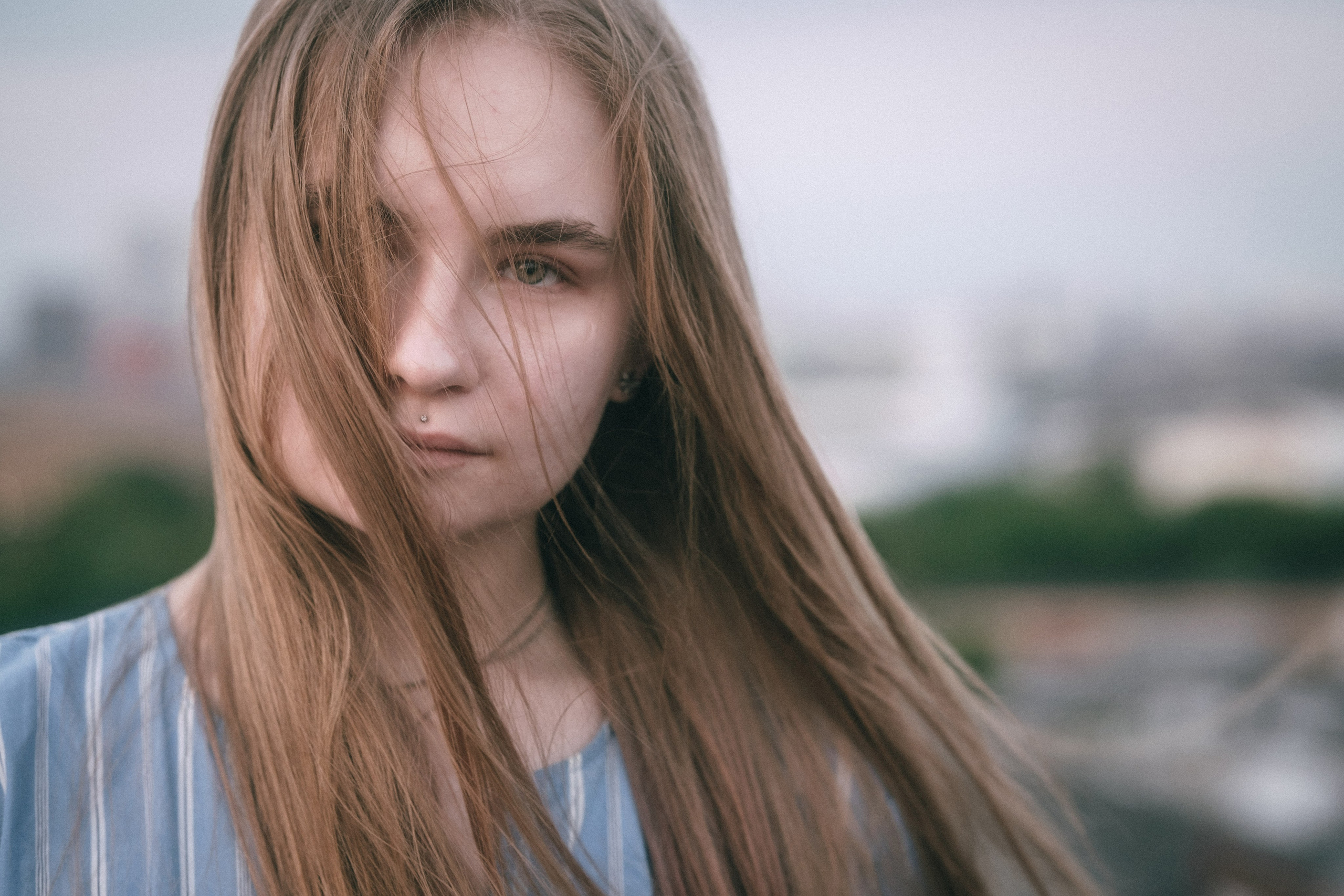 Яна, фрагменты и цветной свет. Фотограф в Москве Максим Скоробогатов