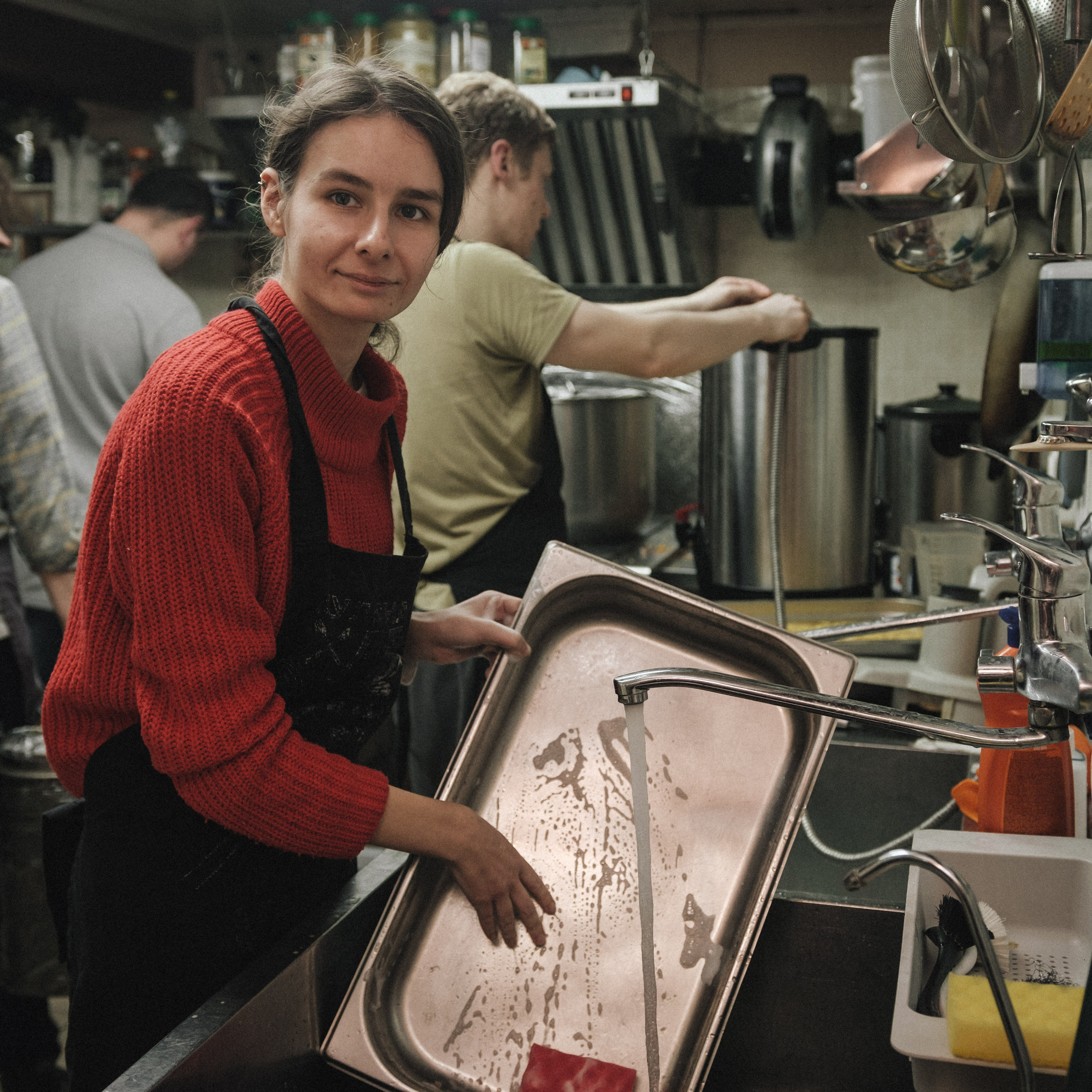 Снова готовка для кормления бездомных. Фотограф в Москве Максим Скоробогатов