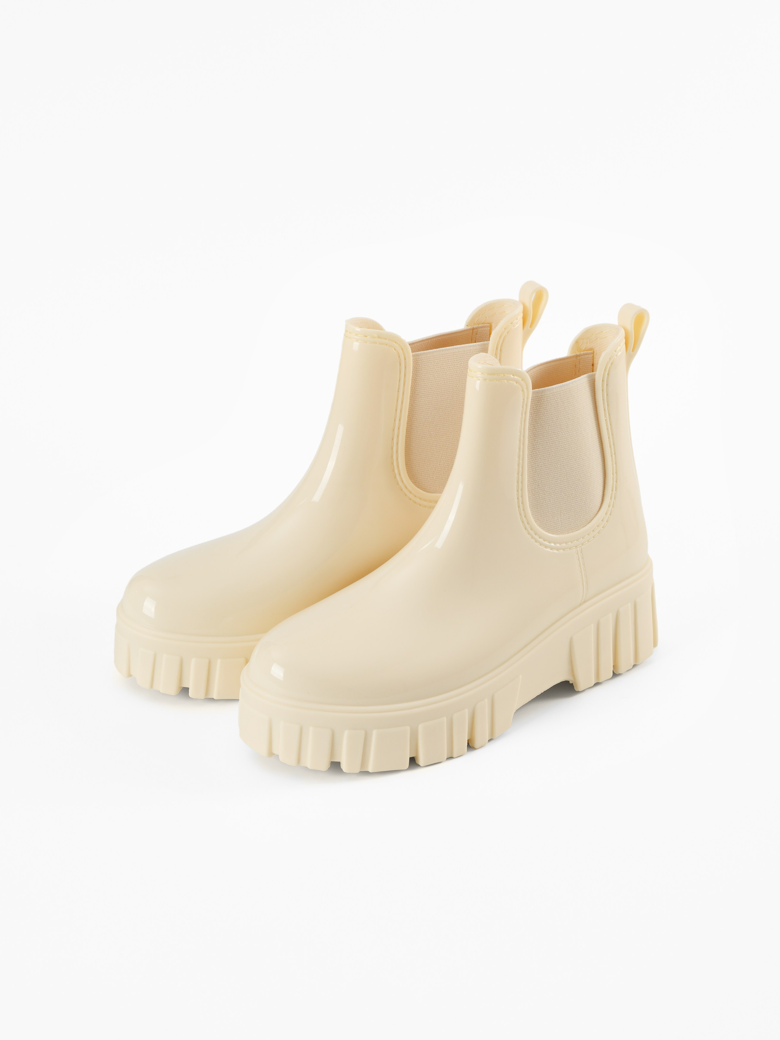 Обувь. Предметный фотограф, инфографика и видео в Санкт-Петербурге