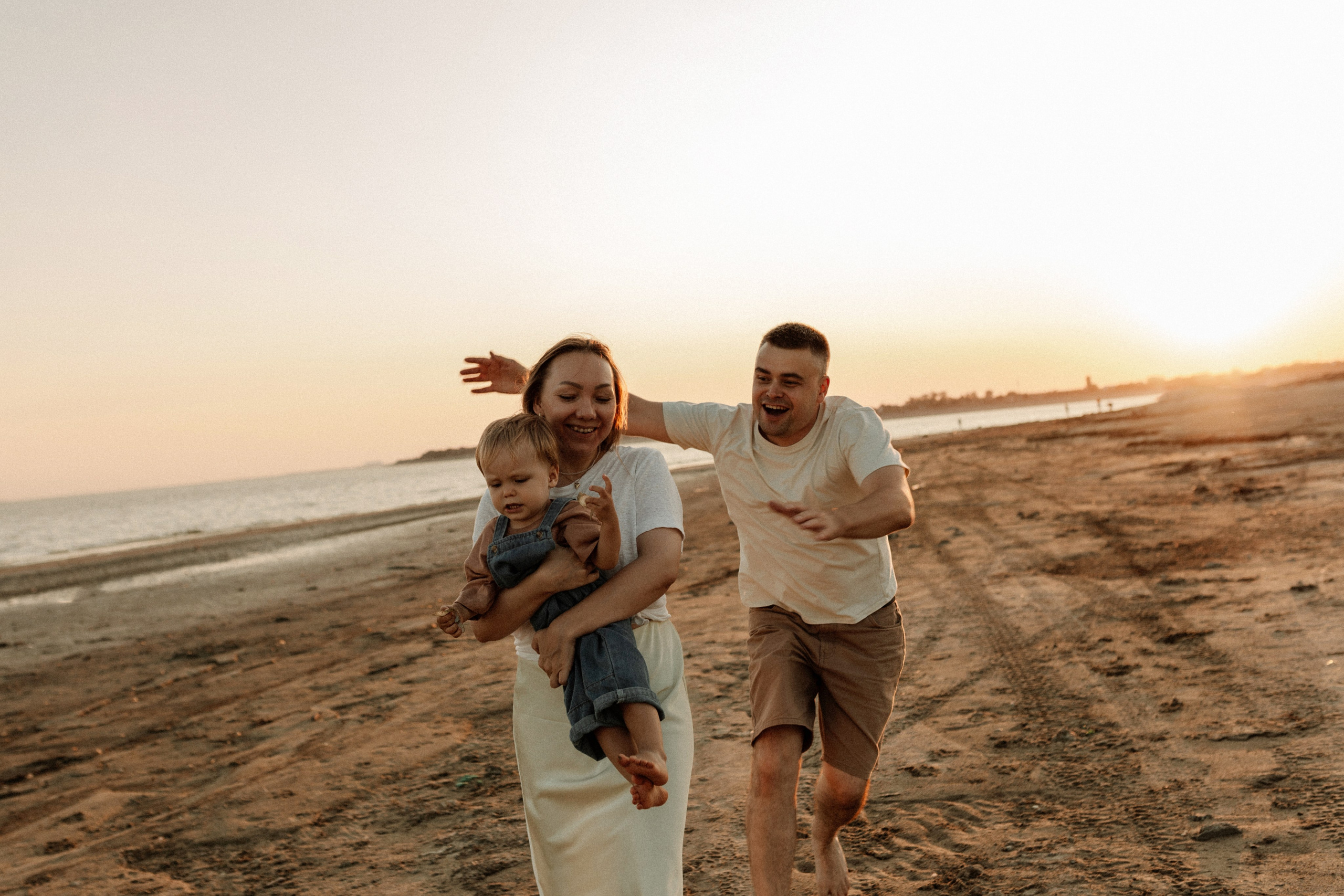 Трое у реки, не считая фотографа. Семейный фотограф в Краснодаре Яна Морева