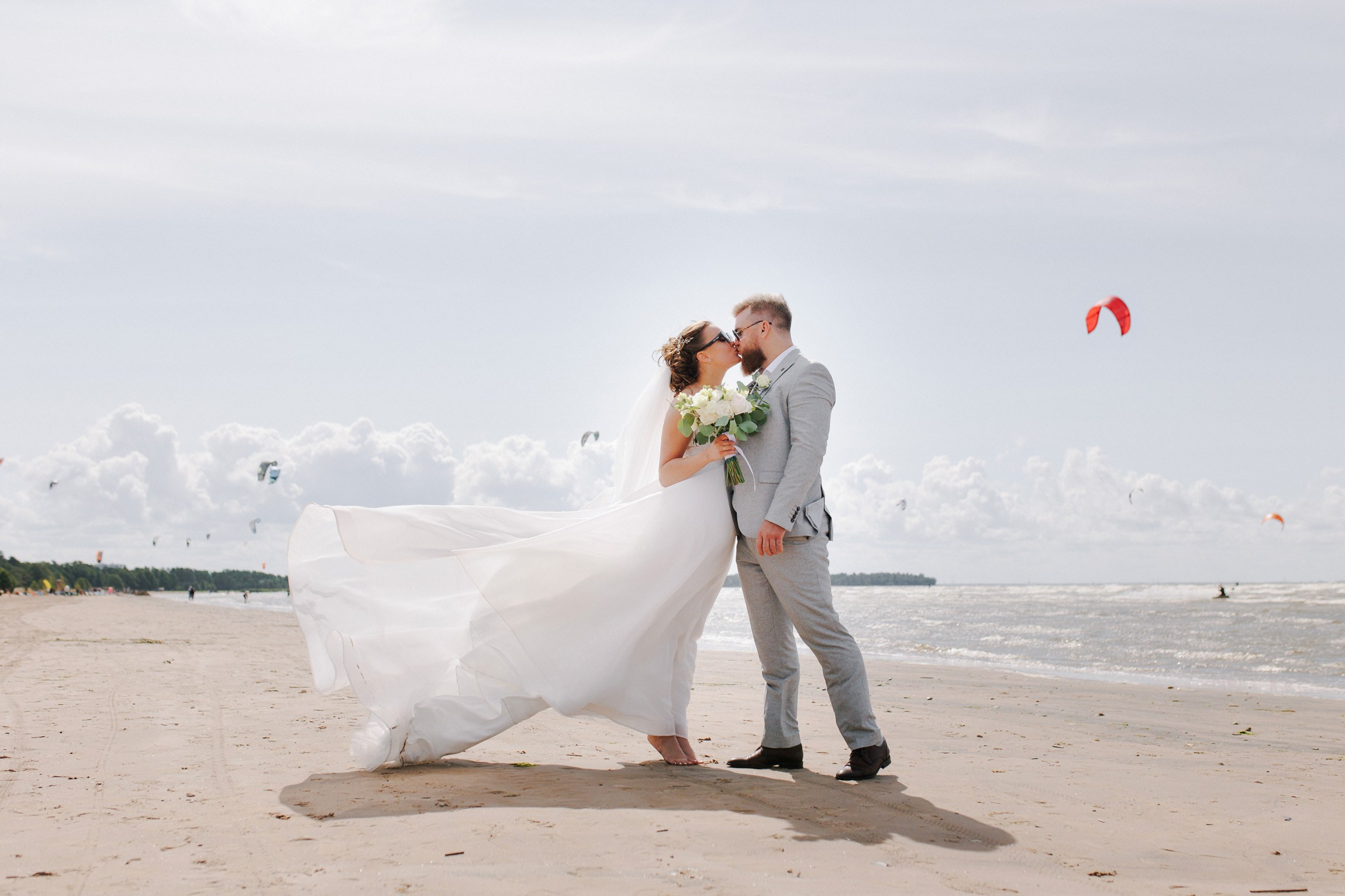 Свадебная фотосессия на финском заливе. Свадебный фотограф СПБ