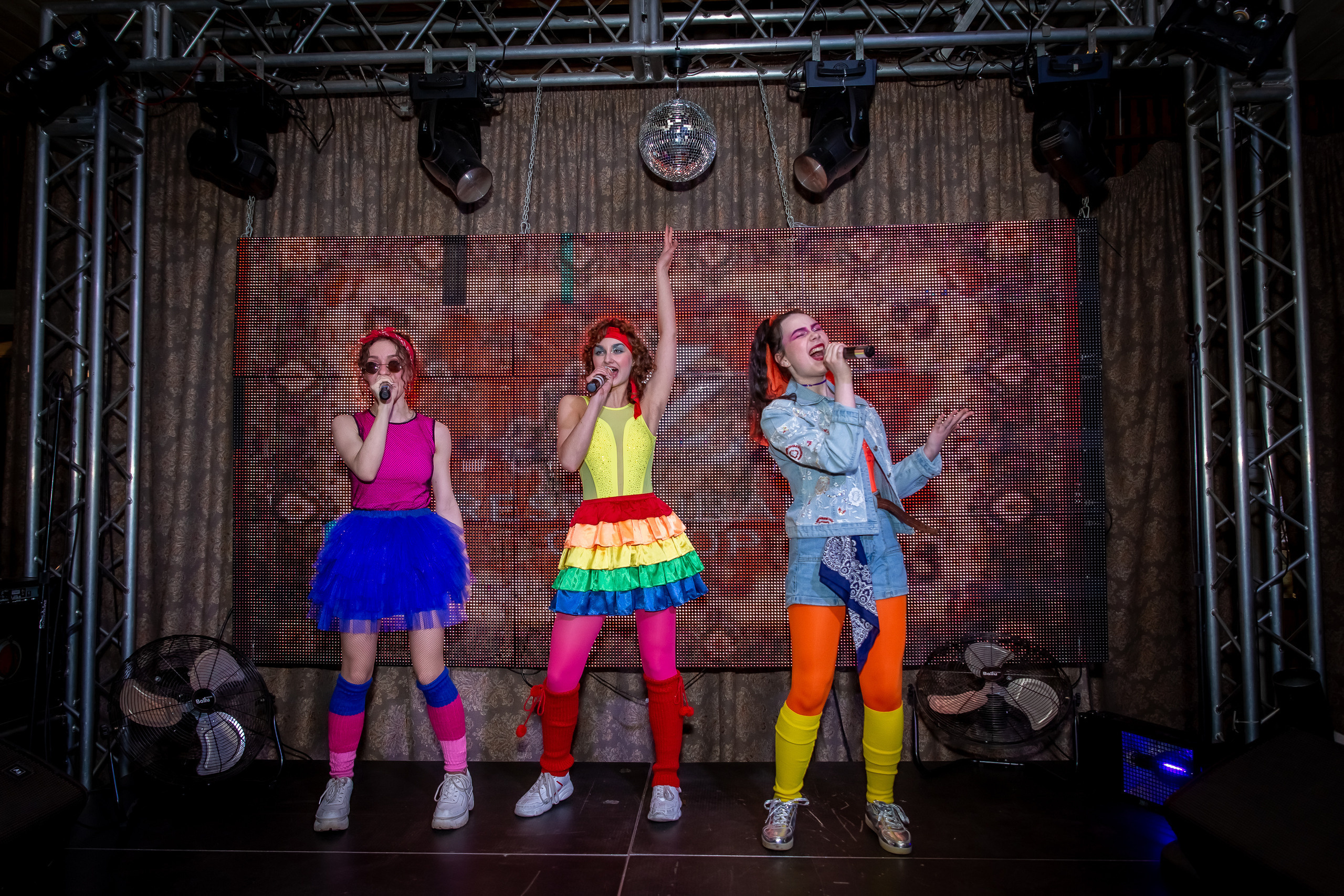 Дискотека 90-Х. Репортажный, семейный, свадебный фотограф Санкт-Петербург Ольга Лесюк