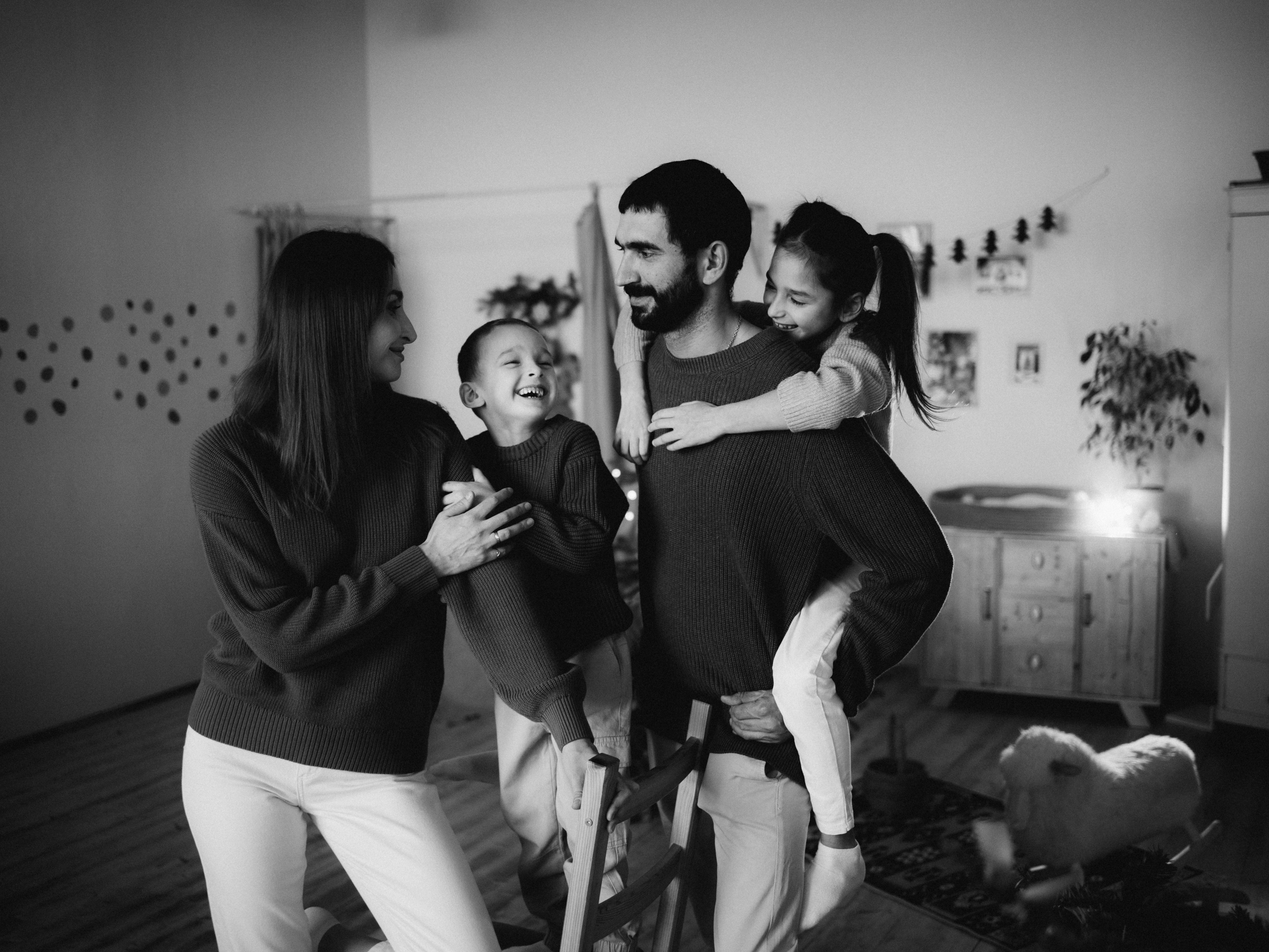 Новогодняя в «Loft Potolok» — 1. Семейный фотограф в Краснодаре Храмова Анна