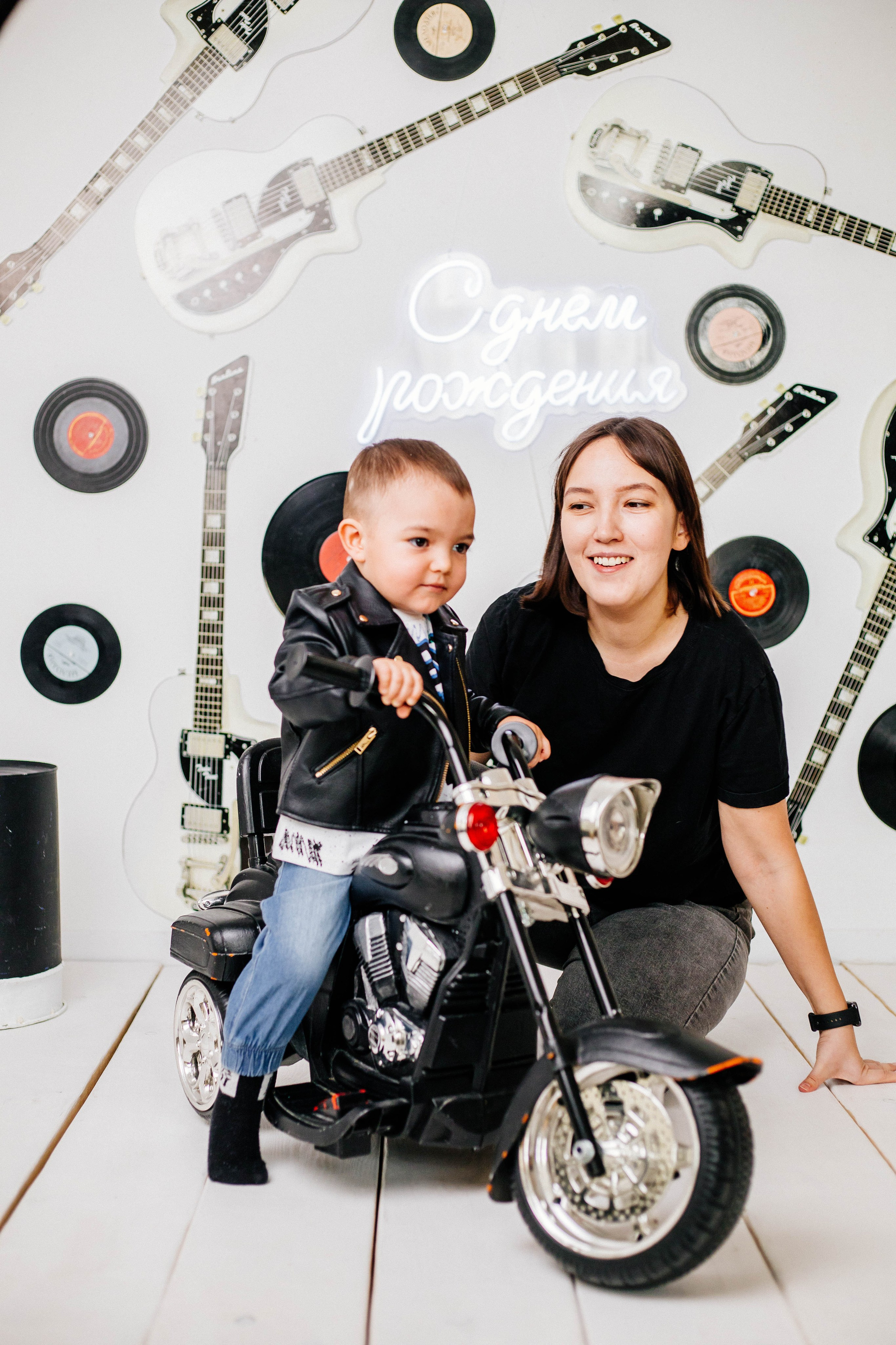 Лев с семьей. Рыжова Тамара