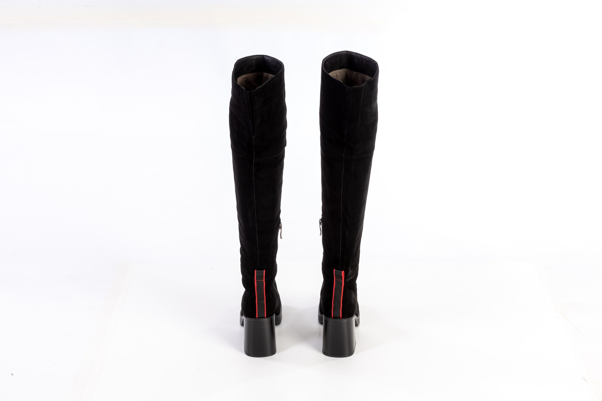 Зимняя обувь фотосъемка для маркетплейса. Фотограф в Туле Крупский АнДРей. Фотостудия «КАДР71» в Туле