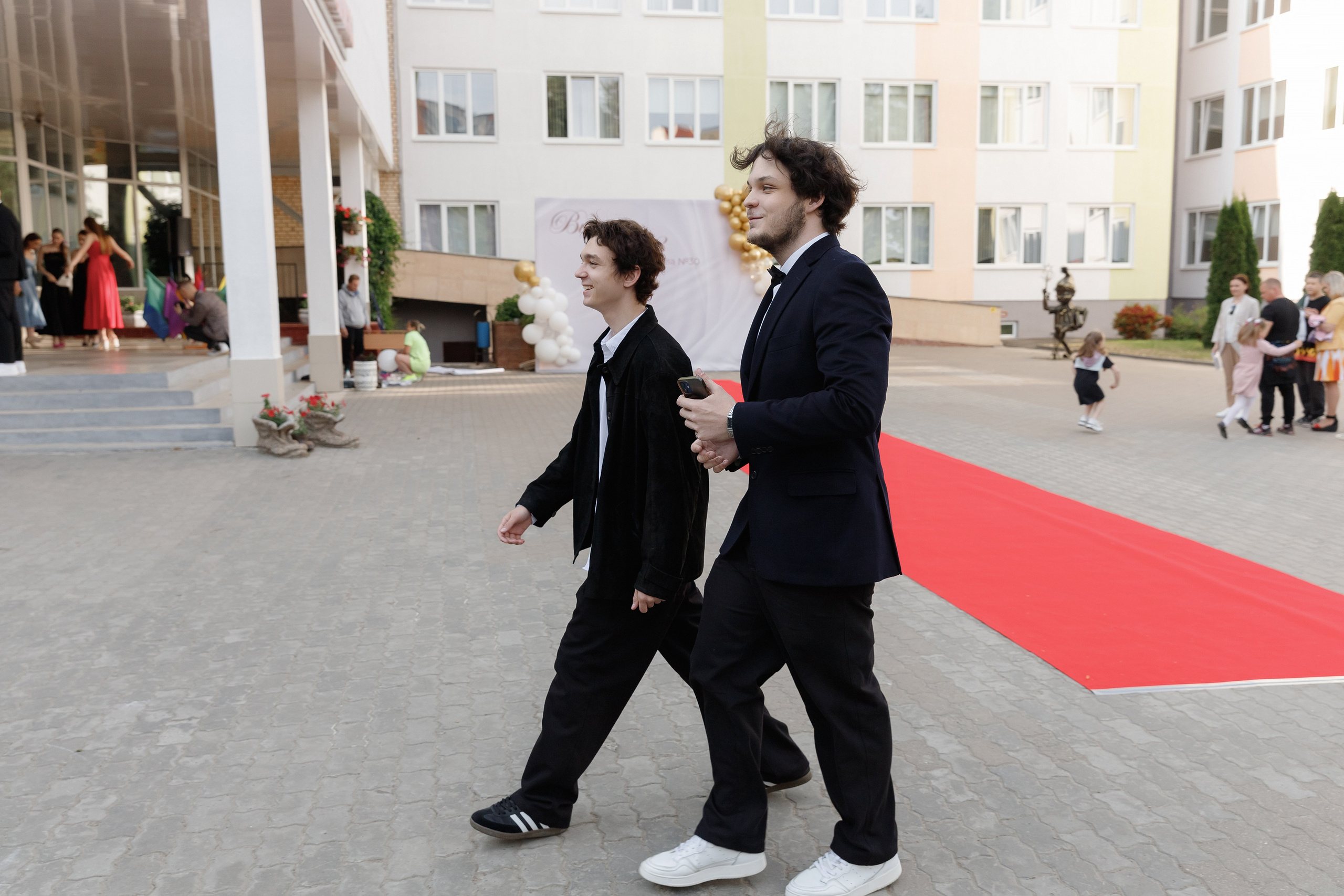 Школьный выпускной 2023 год в Минске. Свадебный фотограф в Минске/Беларуси Сергей Спиридонов