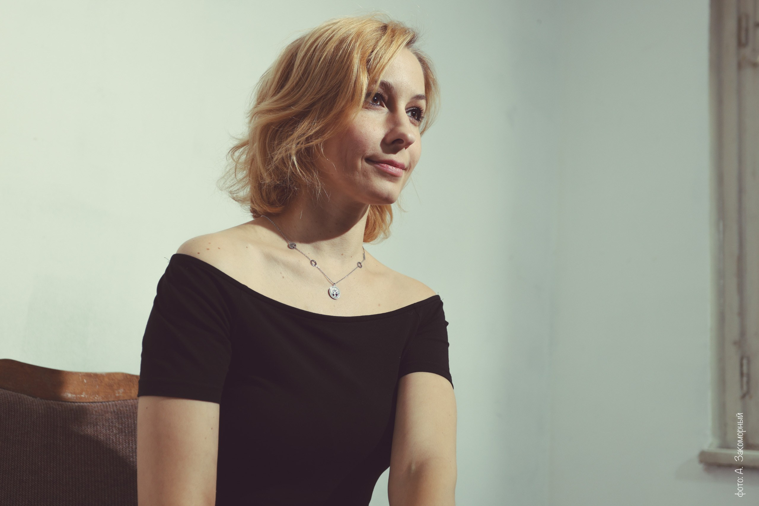 Девушка в черном платье. Фотомастерская Андрея Закоморного