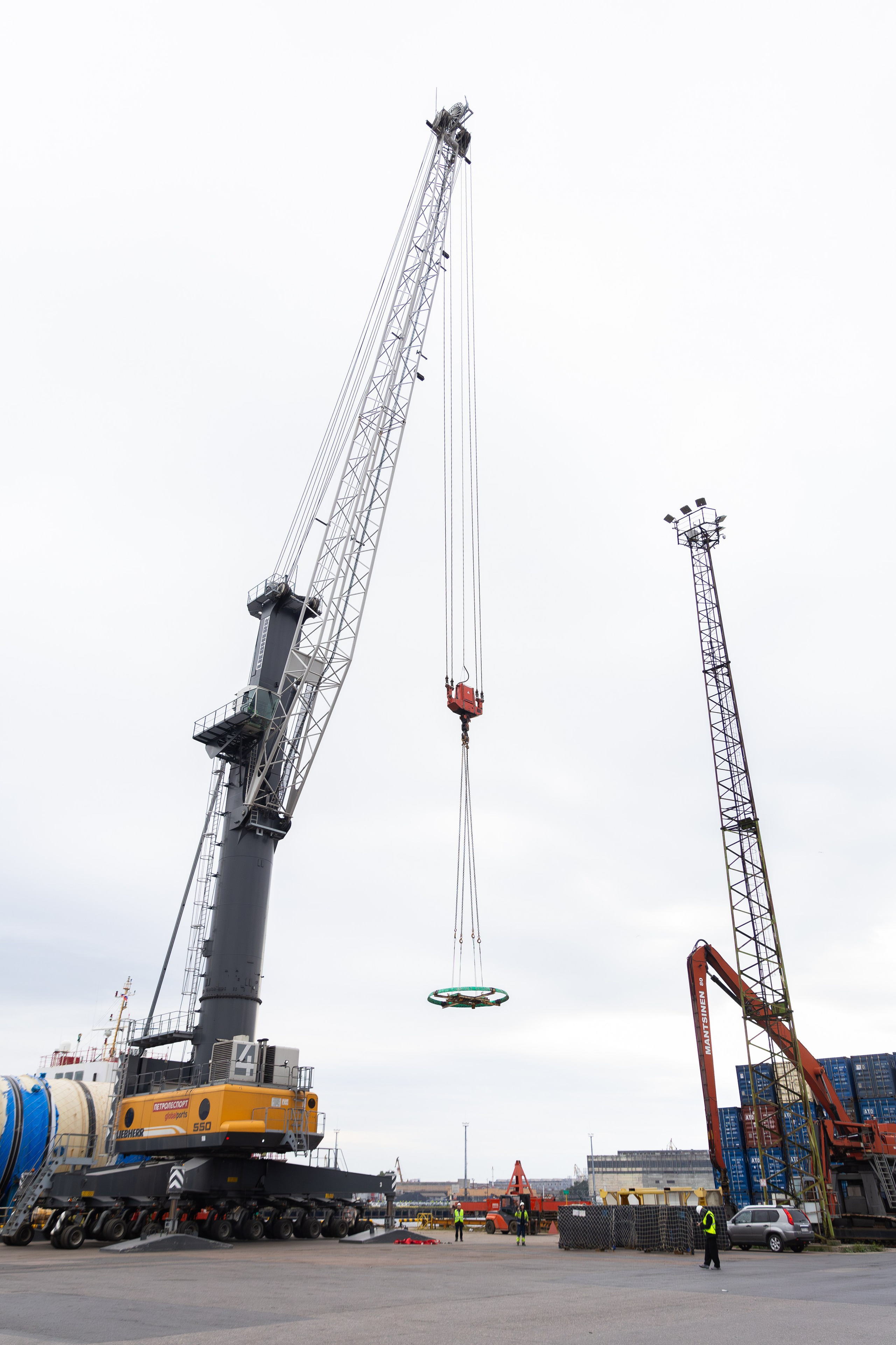 Разгрузка в порту. Снимаю съемки