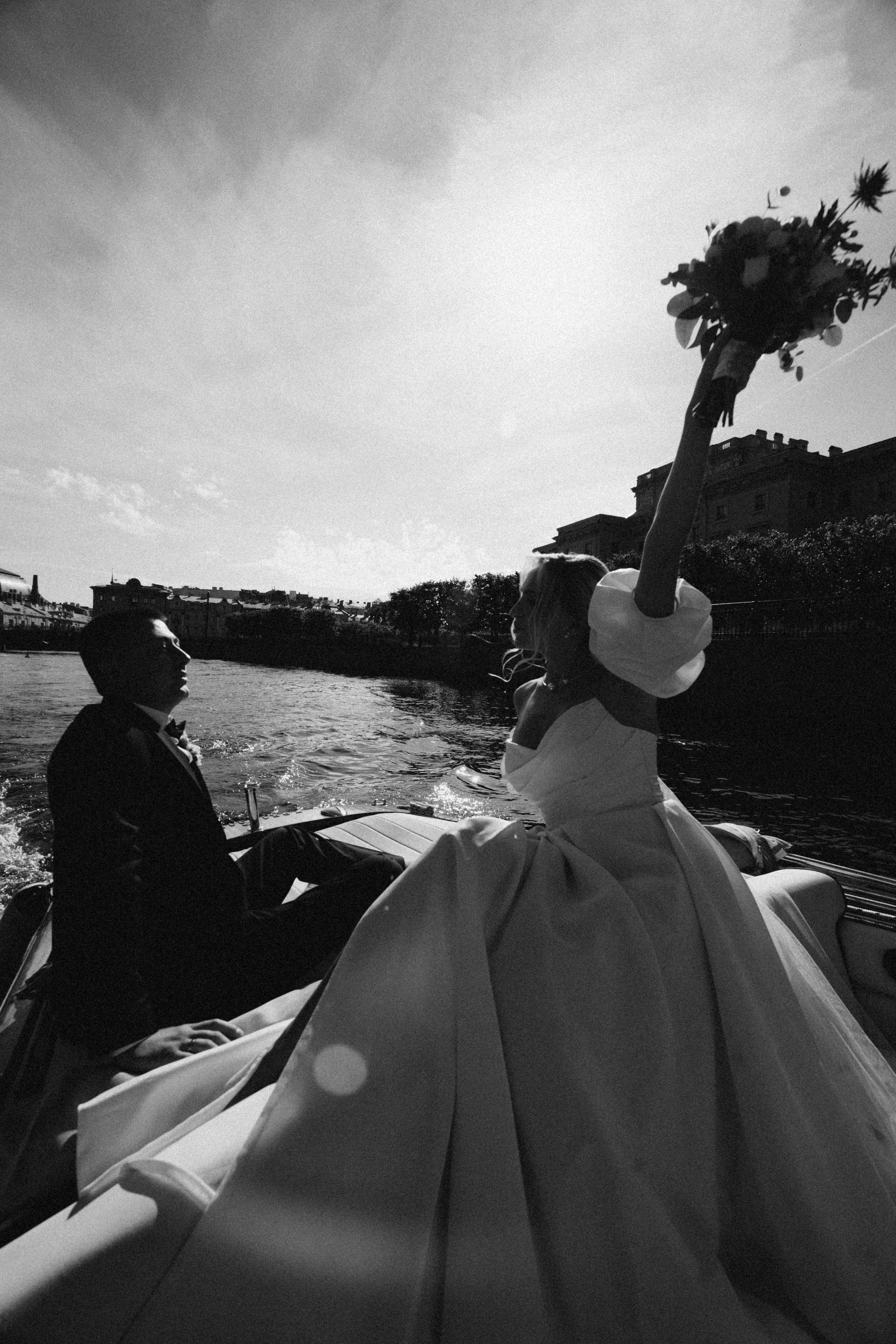 СВАДЕНБНАЯ СЬЕМКА НА КАТЕРЕ ПО КАНАЛАМ САНКТ-ПЕТЕРБУРГА И В АКВАТОРИИ НЕВЫ. Профессиональный фотограф, Санкт-Петербург — Виктория Богомолова