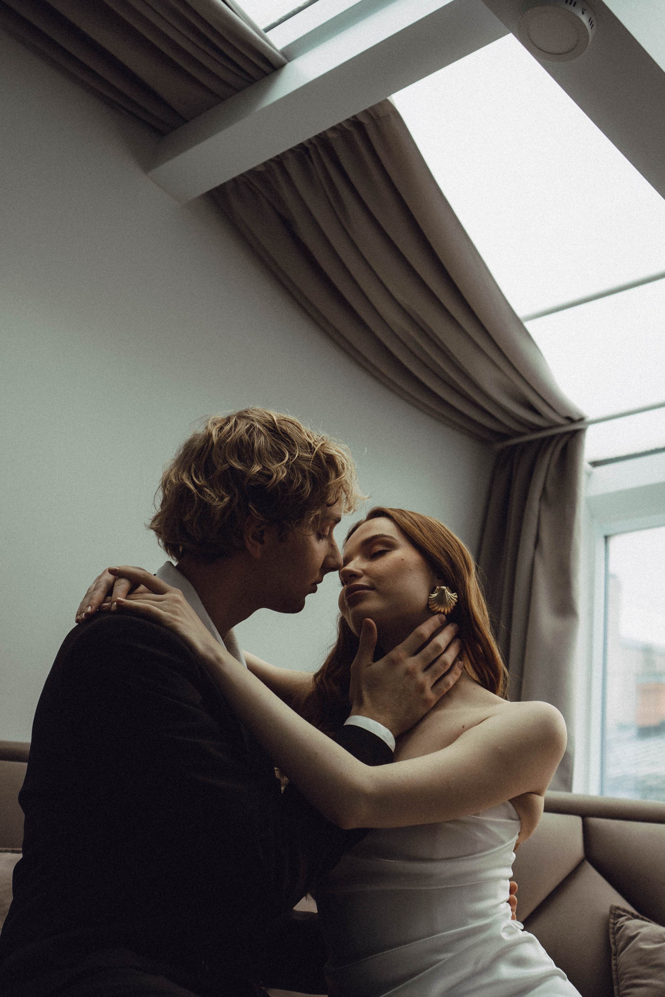 СВАДЕБНАЯ СЬЕМКА В ОТЕЛЕ. СБОРЫ ЖЕНИХА И НЕВЕСТЫ И ТАКЖЕ ТОР И ПОДГОТОВКА К ПРОГУЛКЕ. Профессиональный фотограф, Санкт-Петербург — Виктория Богомолова