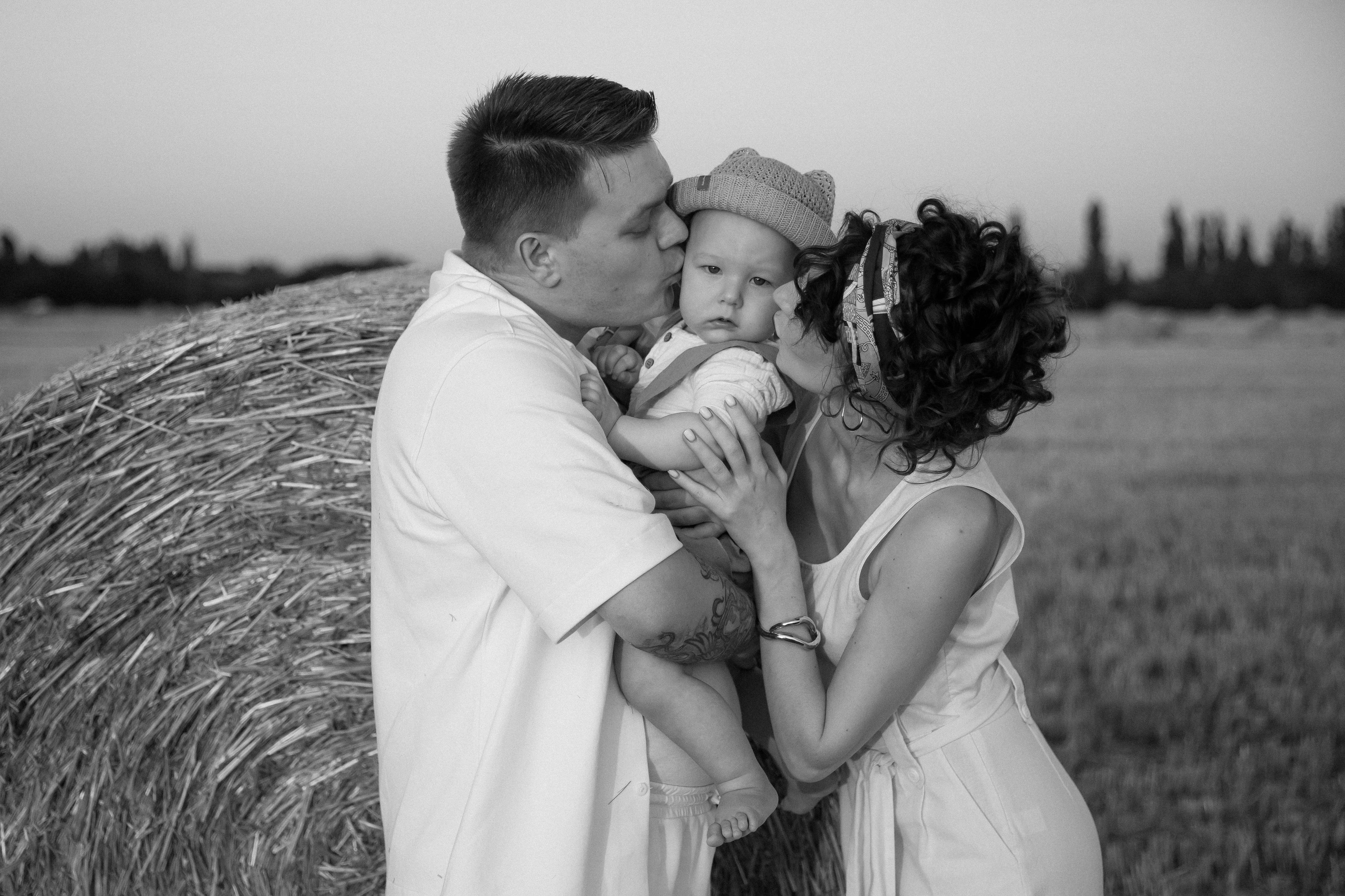 Поле. Лето. Тёплый ветерок. Семейный и свадебный фотограф в Краснодаре. Кристина Ендальцева