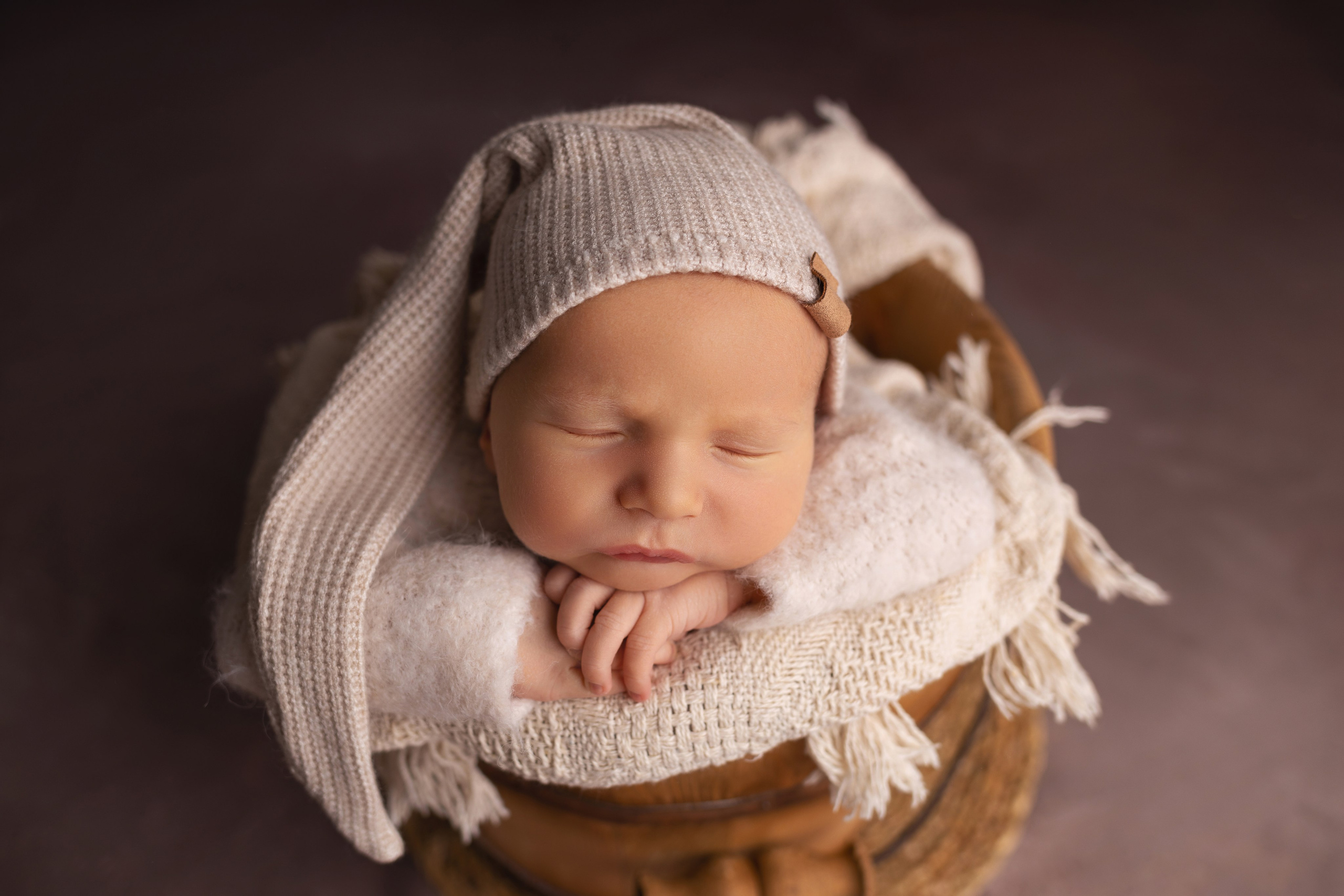 Классическая фотосессия малыша. Фотограф новорожденных малышей в Омске и Омской области Эльвира Камаева