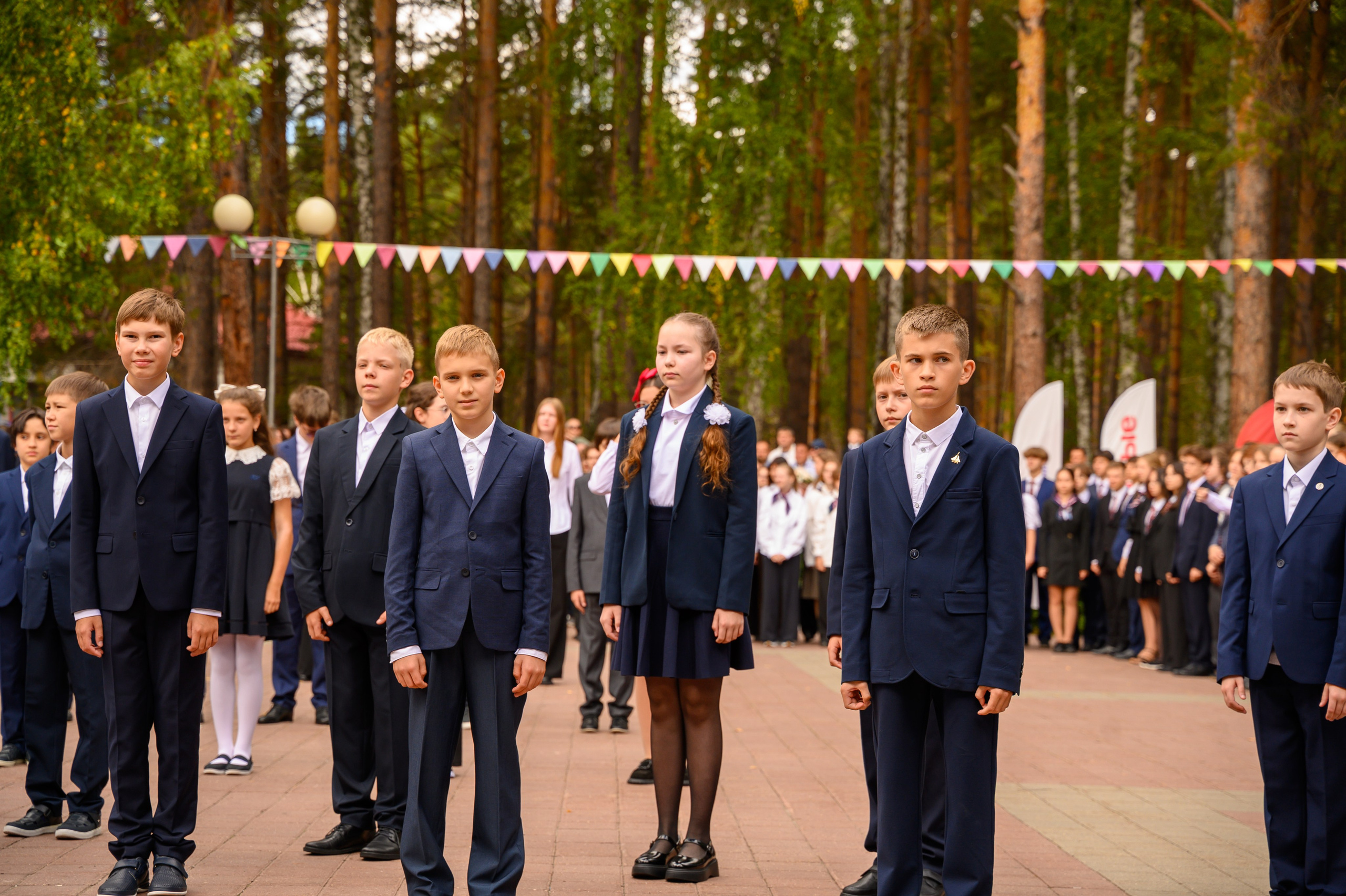 1 сентября линейка ФМШ. Фотограф новорожденных, семейный детский в Тюмени Татьяна Морозова