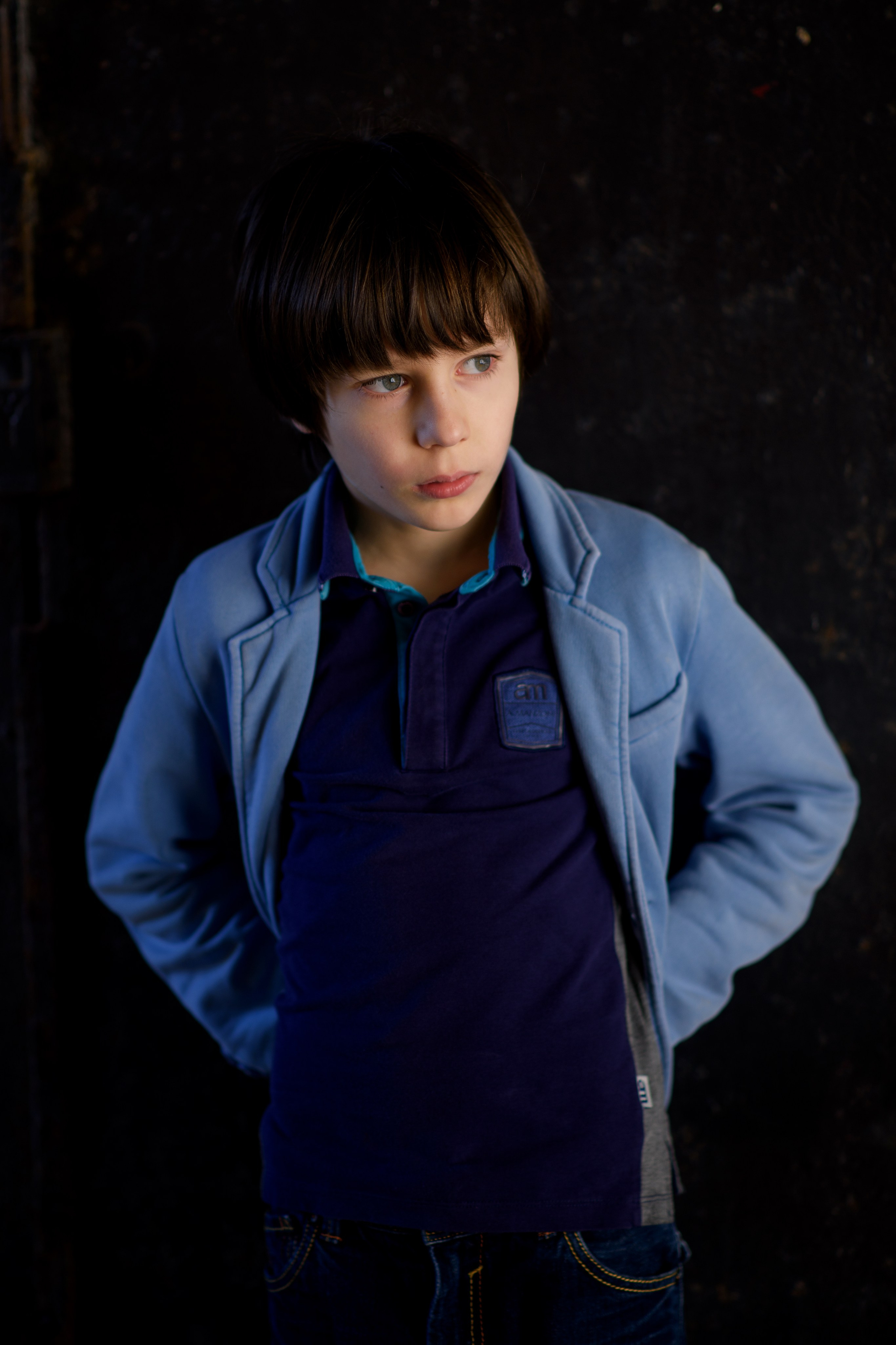 Фотосессия мальчика в старом городе. Главная