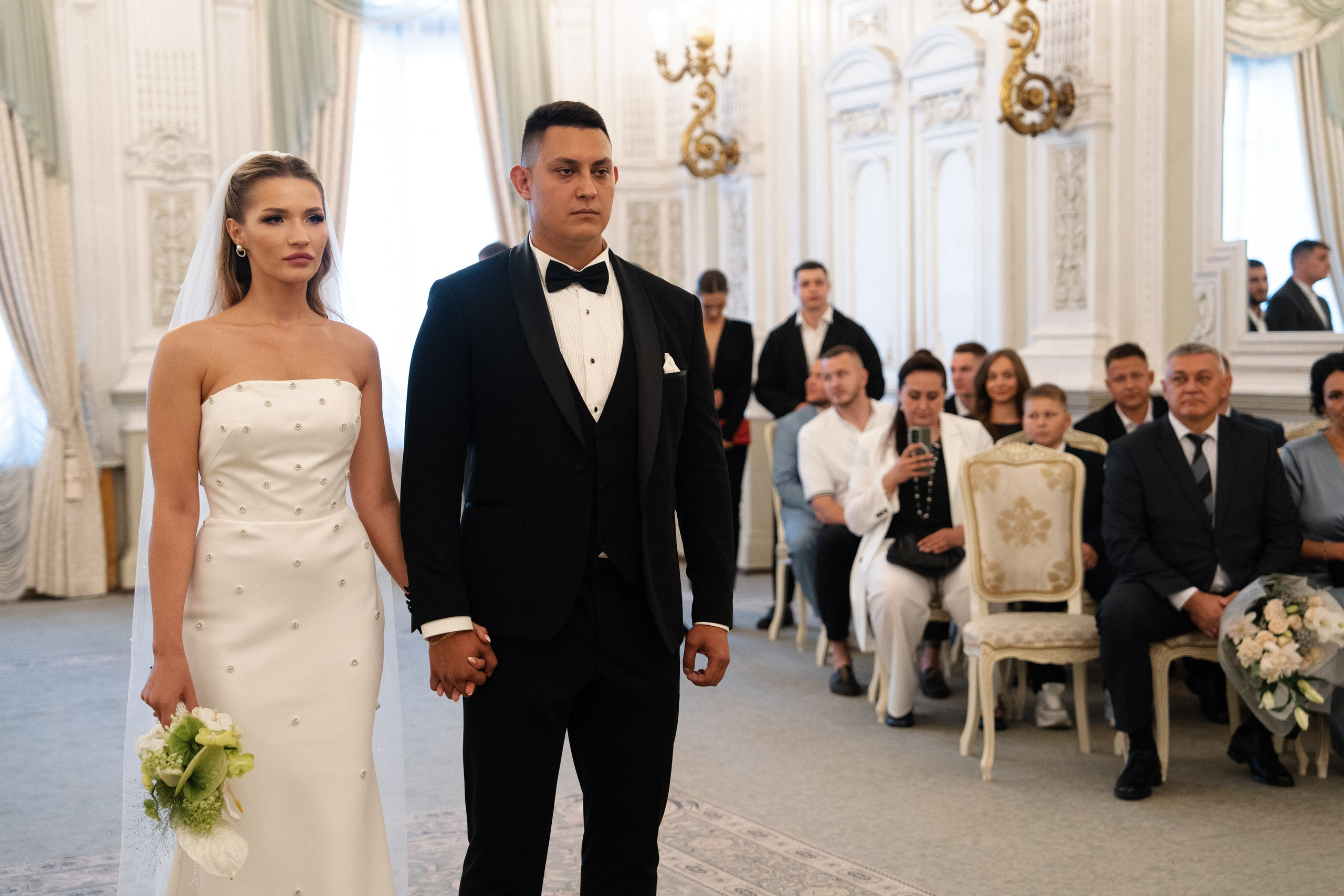 Виктория & Роман. Камерная городская свадьба в видовом ресторане в стиле современная классика. Свадебный фотограф организатор в Санкт-Петербурге Ассоль Опарина