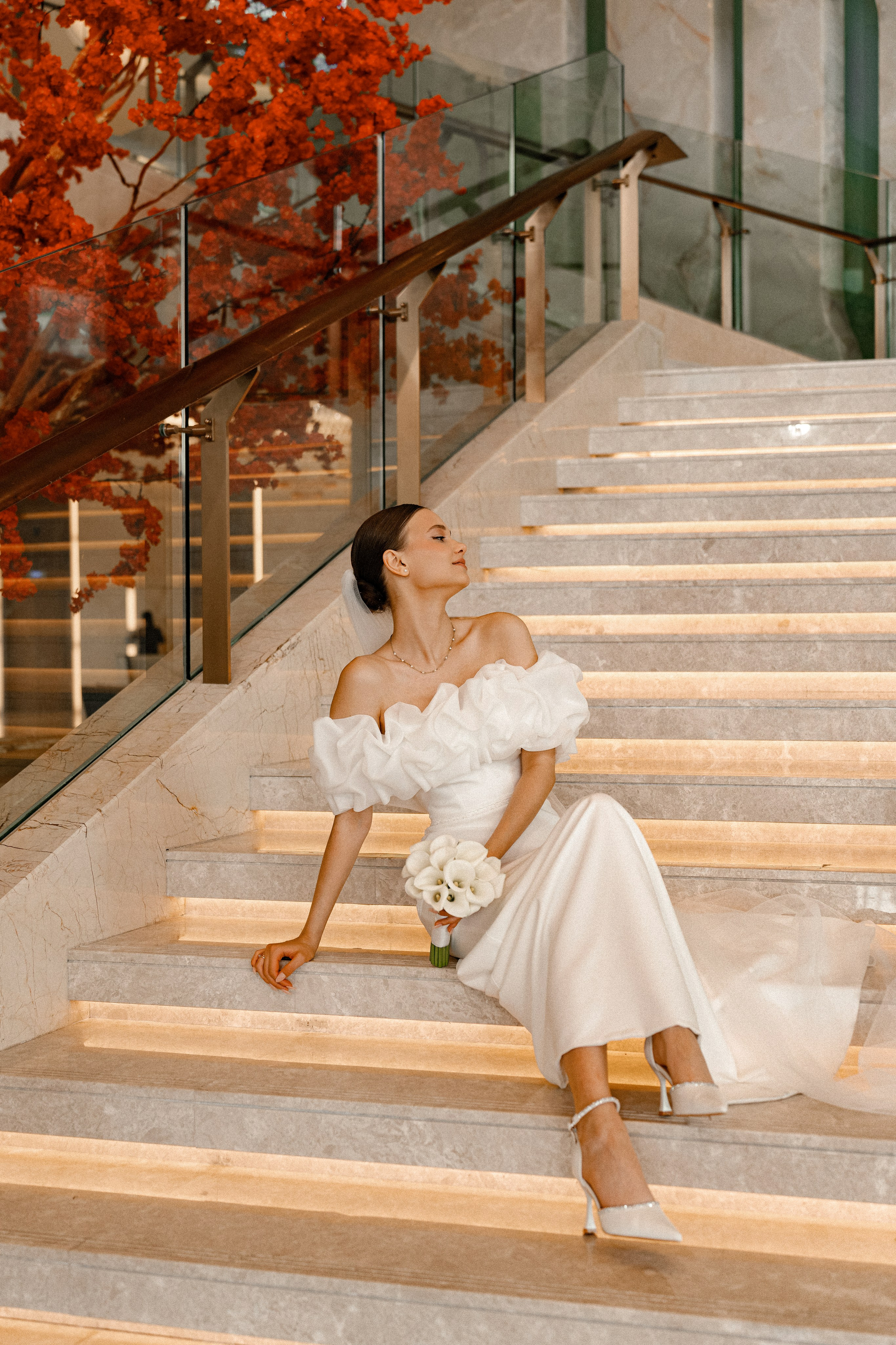 Свадебная фотосессия в Бутырском ЗАГС (Дворец Бракосочетания № 4) и прогулка в отеле Solux (Солюкс)